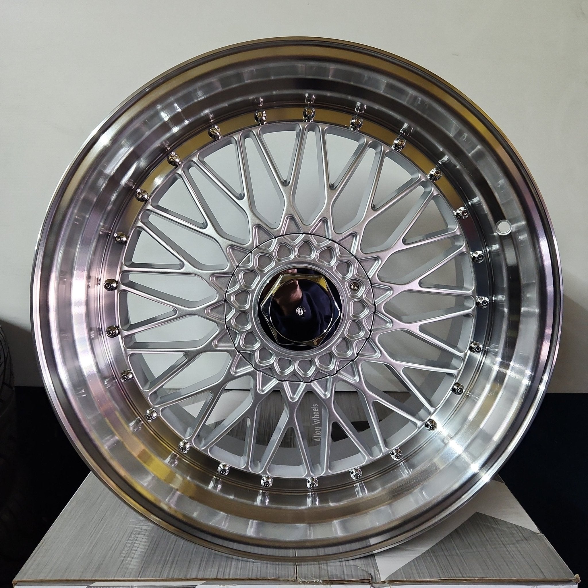 W883 18x9.0 5x112 - 5x114.3 SILVER MACHINE FACE - Gun Hill Tire House (WTW - WHOLESALE TIRES & WHEELS)