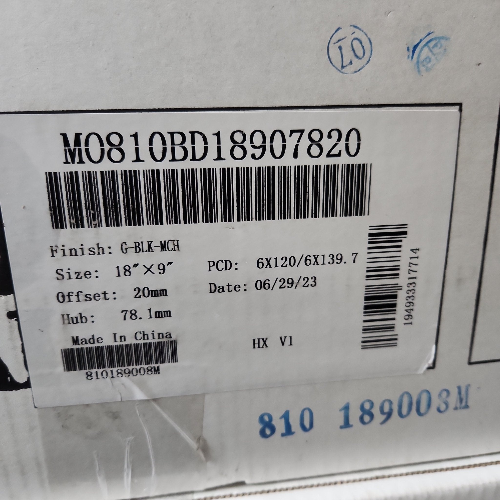 MO81 18x9 6x120 6x139.7 GLOSS BLACK MACHINED FACE - Gun Hill Tire House (WTW - WHOLESALE TIRES & WHEELS)