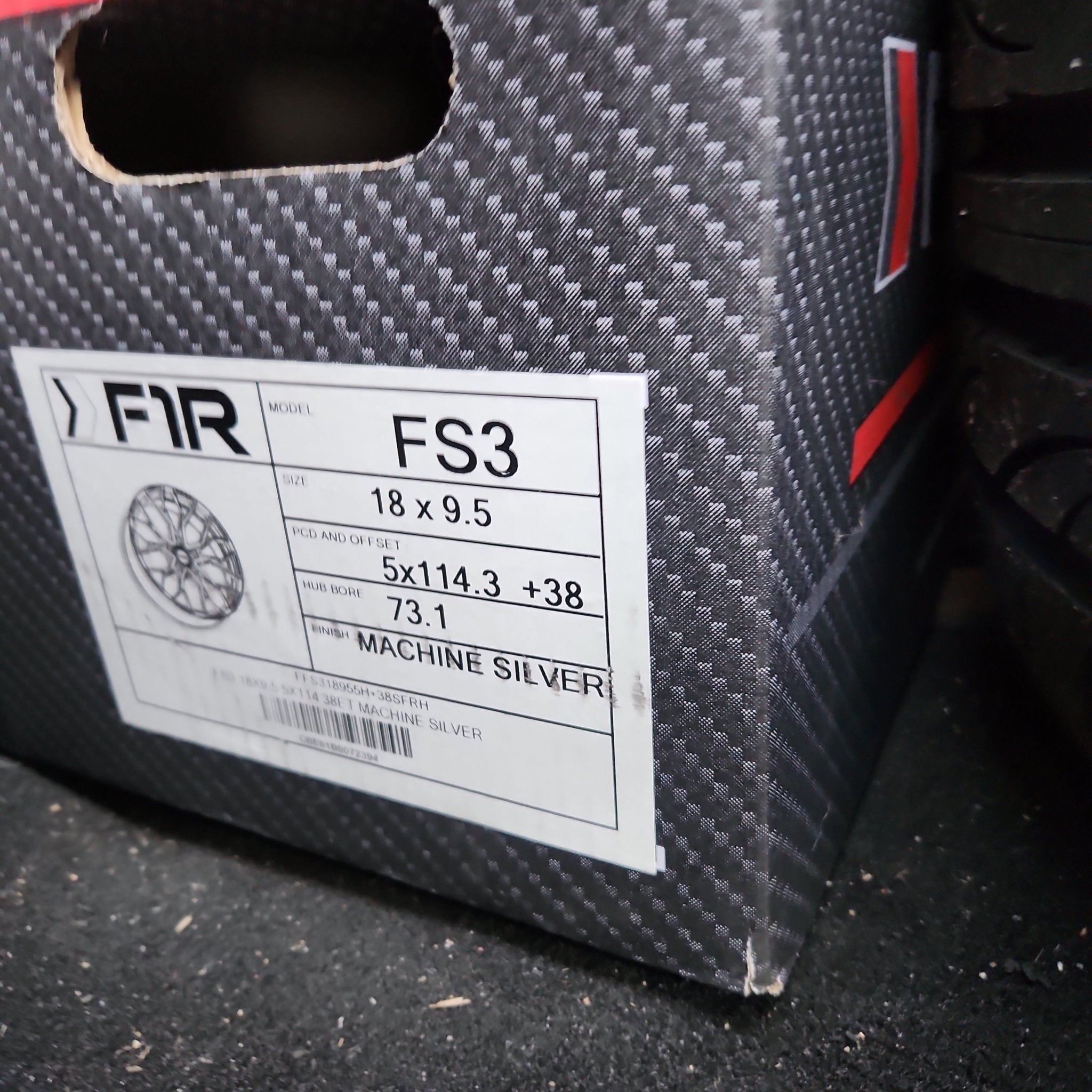 FS3 18X9.5 5X114 MACHINE SILVER - Gun Hill Tire House (WTW - WHOLESALE TIRES & WHEELS)