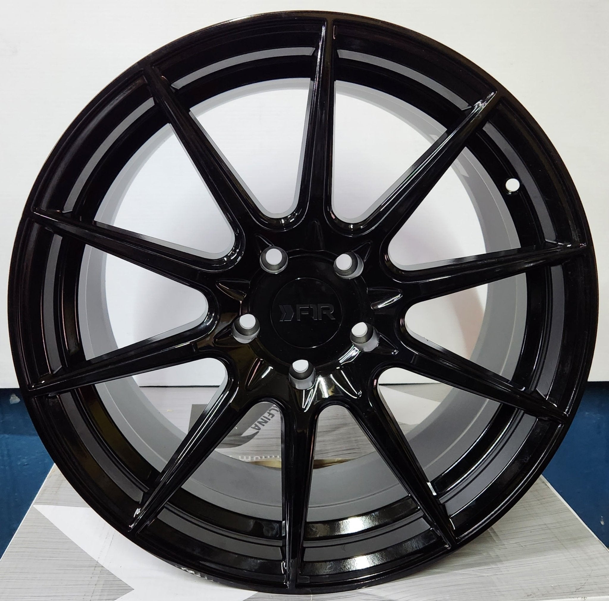 F1R F101 18X8.5 5X114.3 GLOSS BLACK - Gun Hill Tire House (WTW - WHOLESALE TIRES & WHEELS)