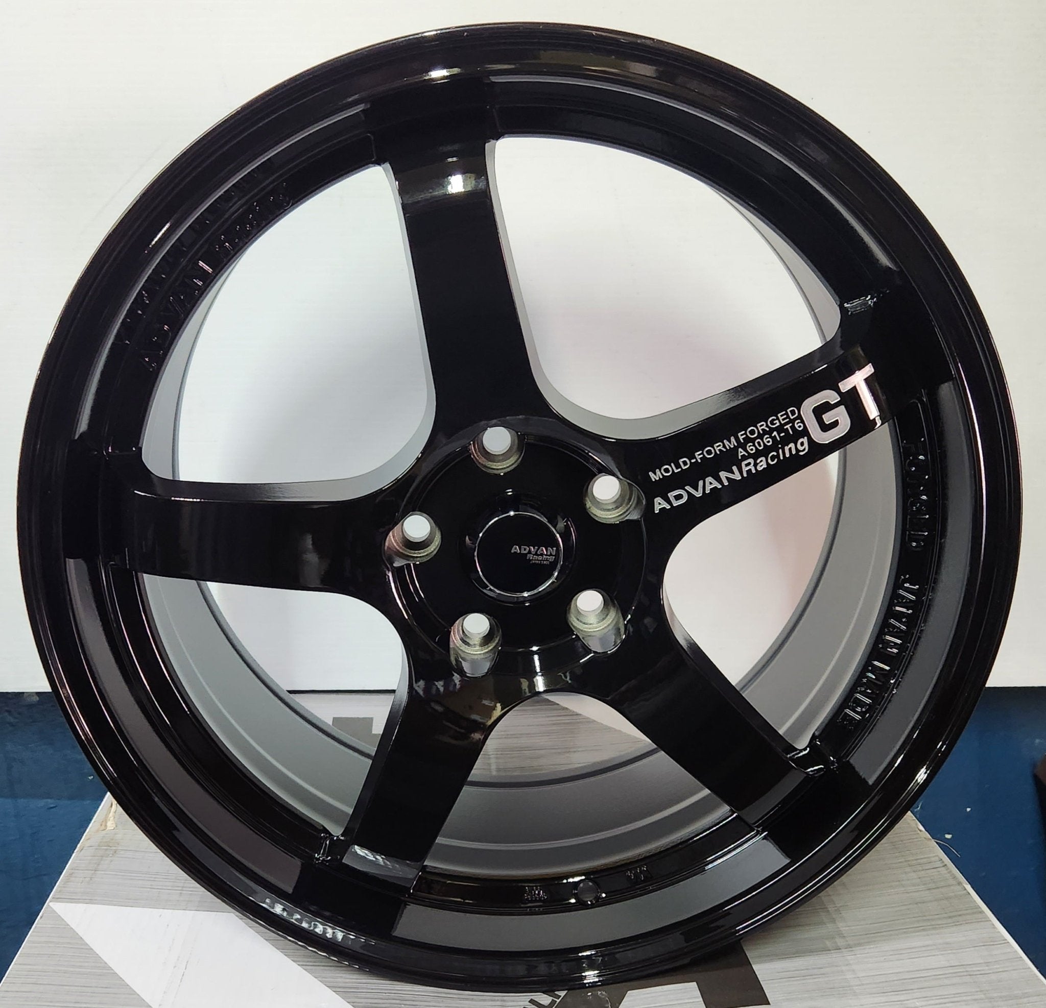 ZS019 18X8.5 5X114.3 GLOSS BLACK - Gun Hill Tire House (WTW - WHOLESALE TIRES & WHEELS)