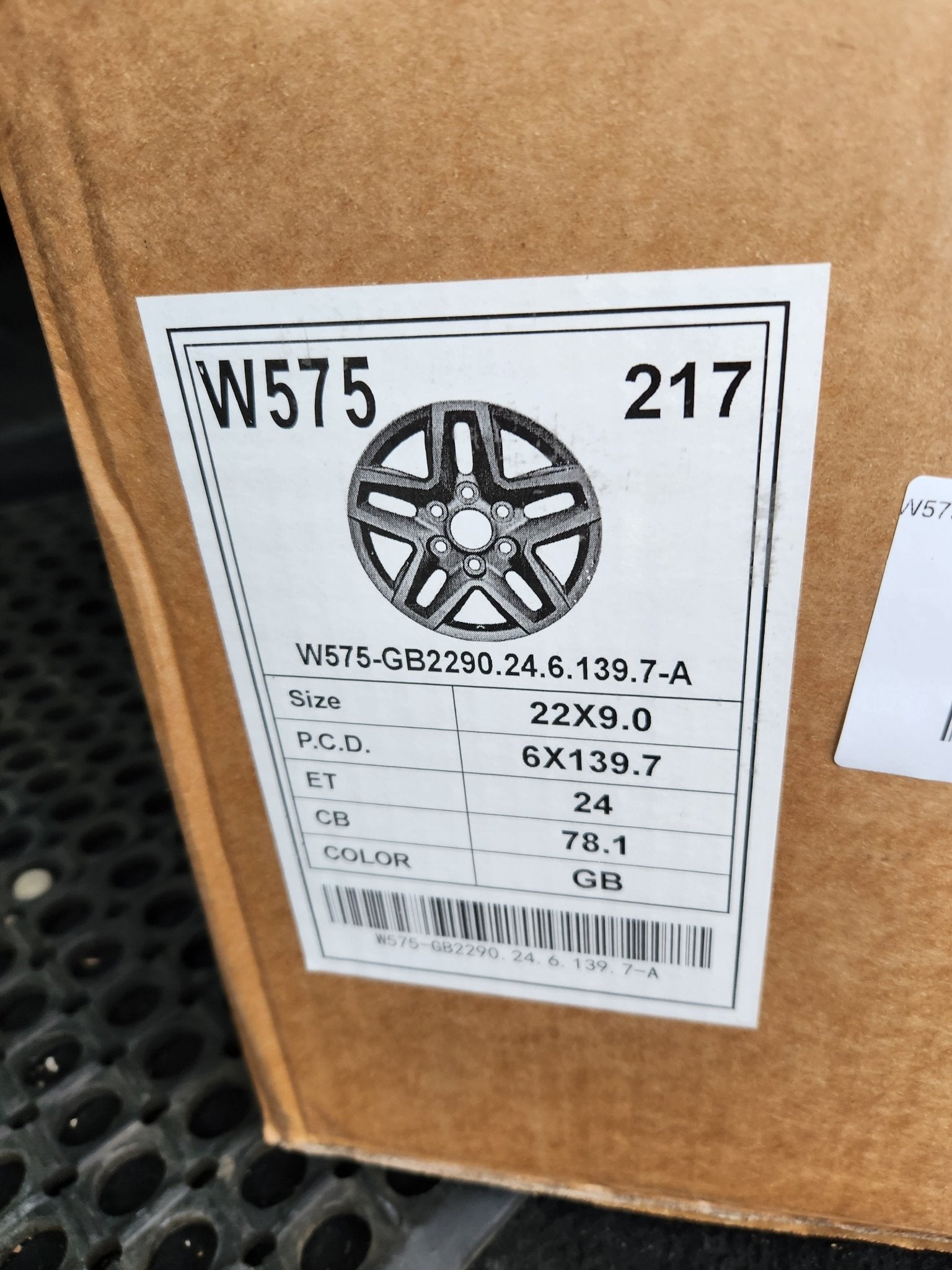 W575 1568 22X9.0 6X139.7 GLOSS BLACK - Gun Hill Tire House (WTW - WHOLESALE TIRES & WHEELS)