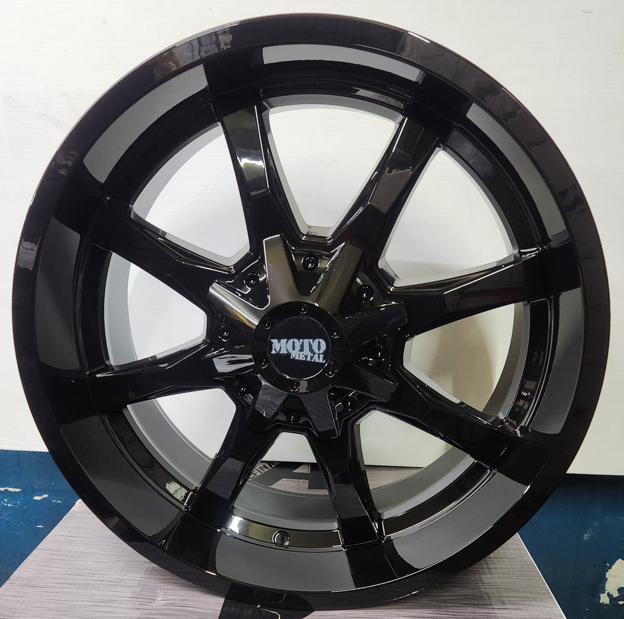 MO970 20x9 6x135 6x139.7 GLOSS BLACK - Gun Hill Tire House (WTW - WHOLESALE TIRES & WHEELS)