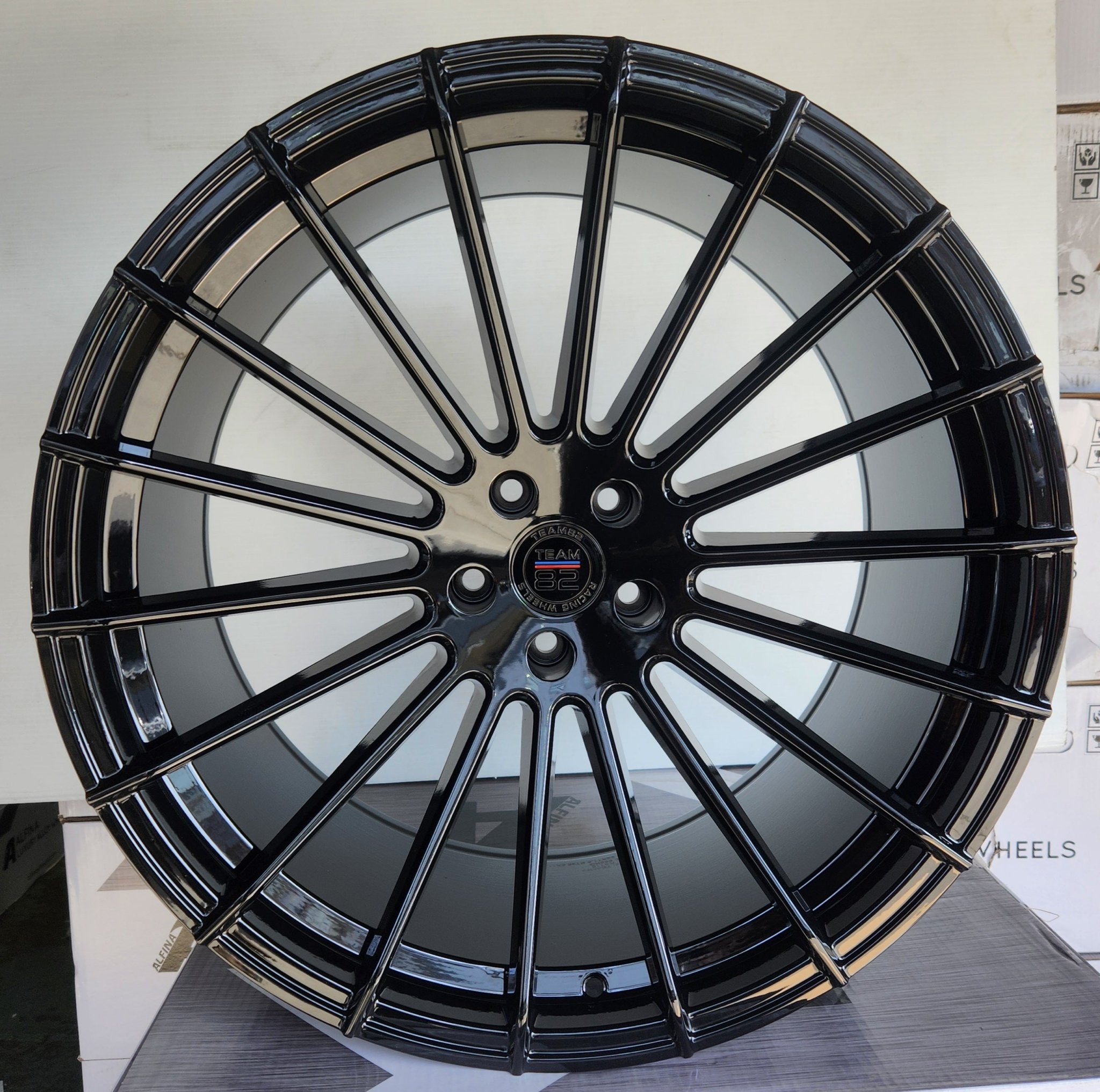 0124 22x11.5 5x112 GLOSS BLACK