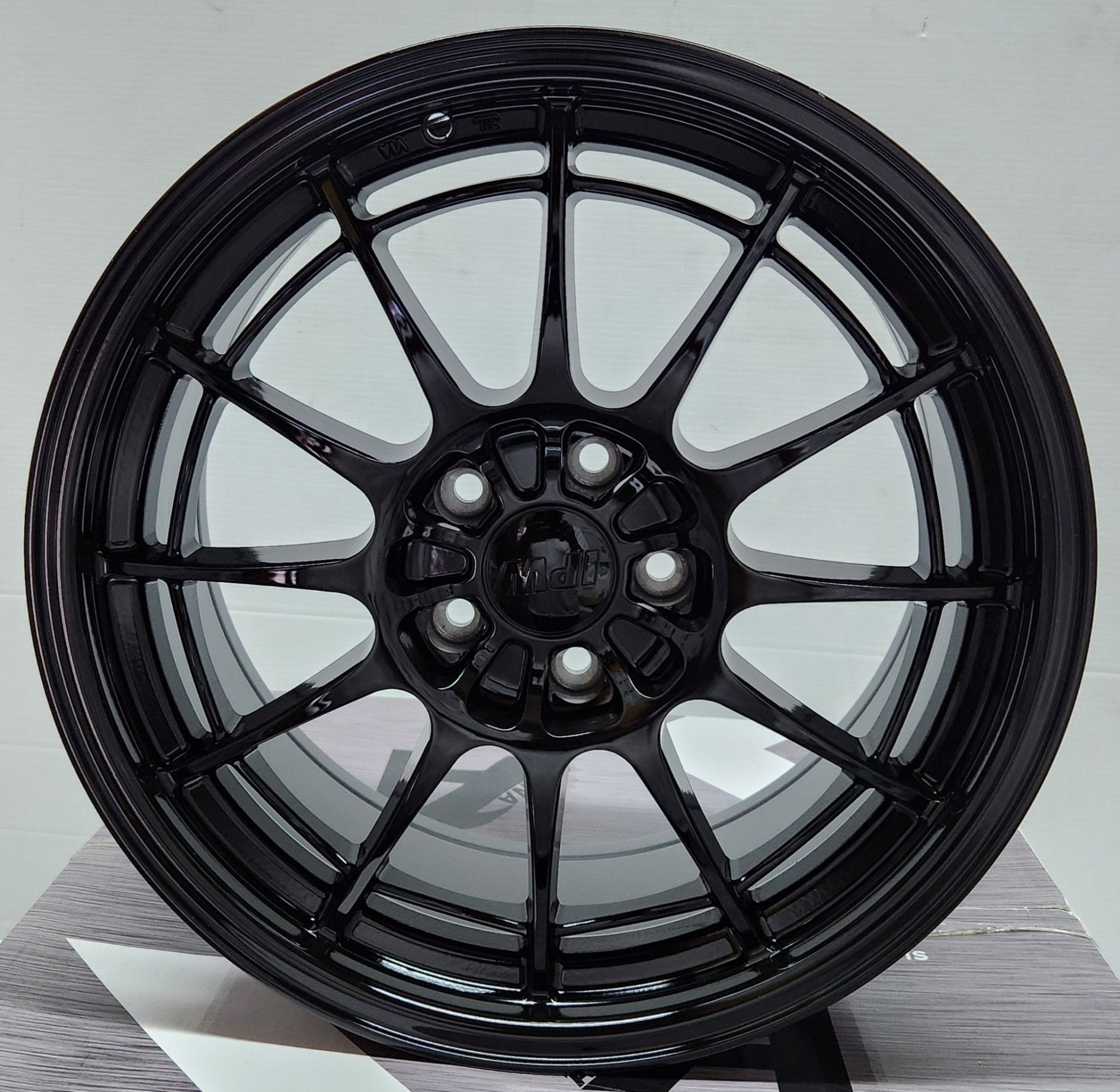 W569 XH064 18x8.5 5x114.3 GLOSS BLACK - Gun Hill Tire House (WTW - WHOLESALE TIRES & WHEELS)
