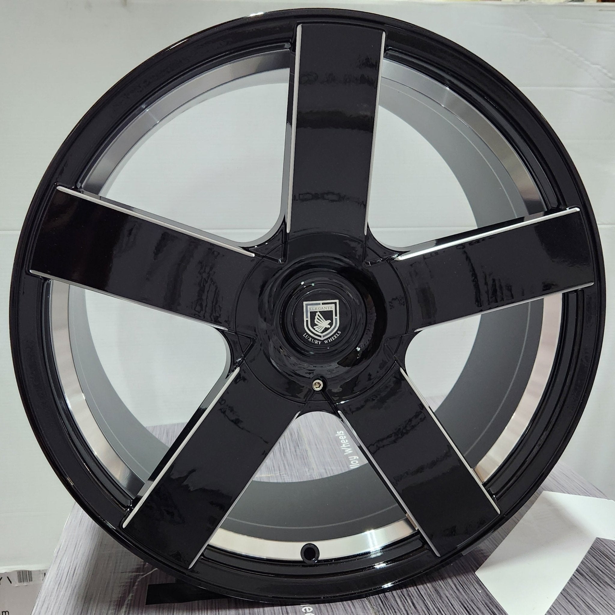 LG25 20X8.5 5X120 - Gun Hill Tire House (WTW - WHOLESALE TIRES & WHEELS)