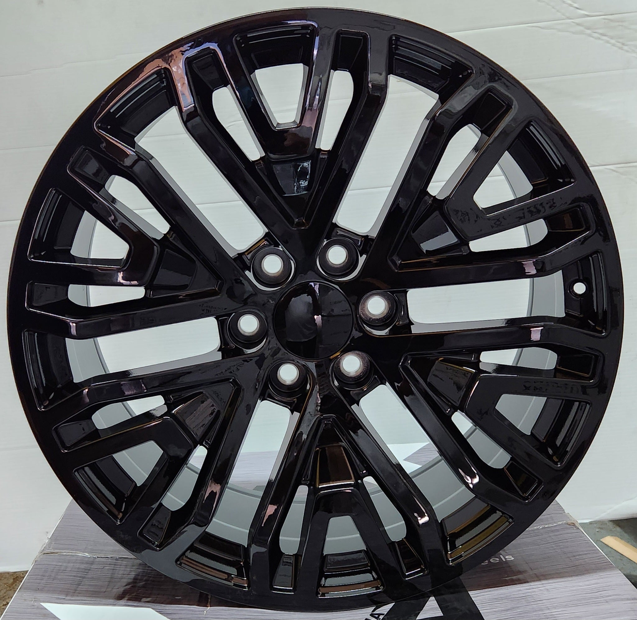 W580 22x9.0 6x139.7 GLOSS BLACK - Gun Hill Tire House (WTW - WHOLESALE TIRES & WHEELS)