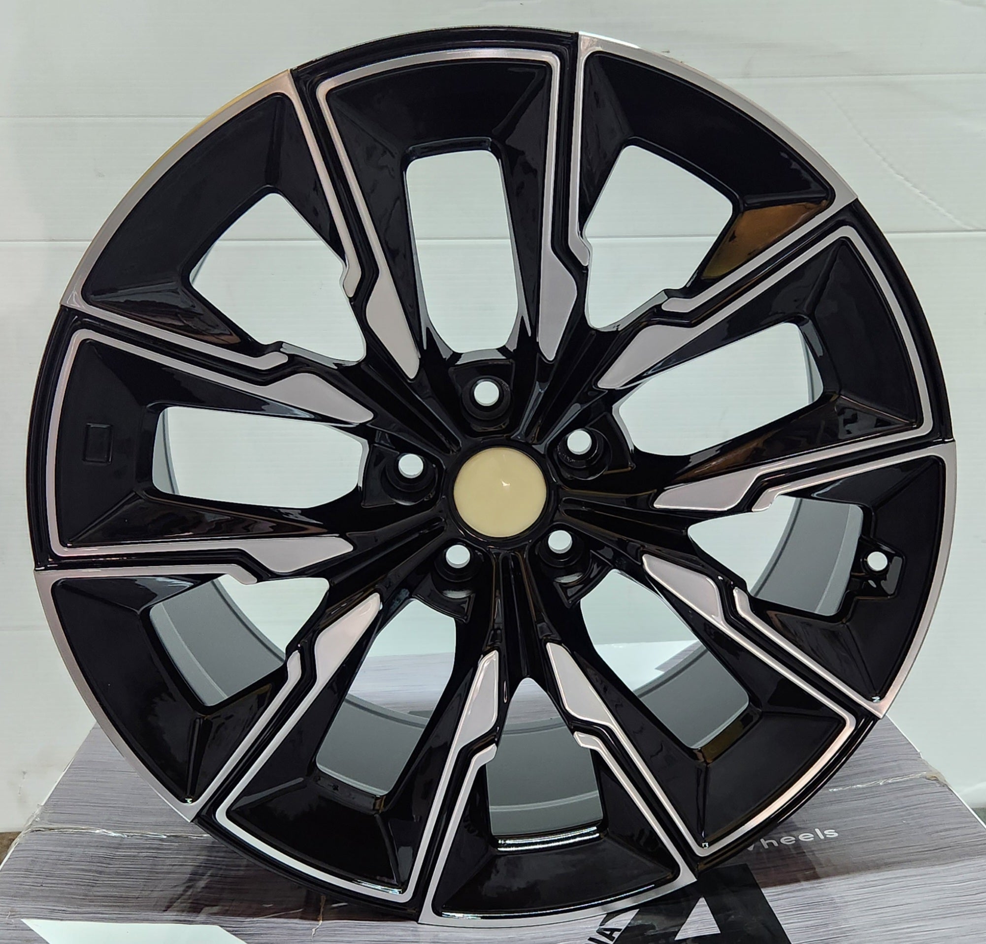 OE - 538 909M STYLE 18x8.0 5x112 GLOSS BLACK MACHINE FACE - Gun Hill Tire House (WTW - WHOLESALE TIRES & WHEELS)