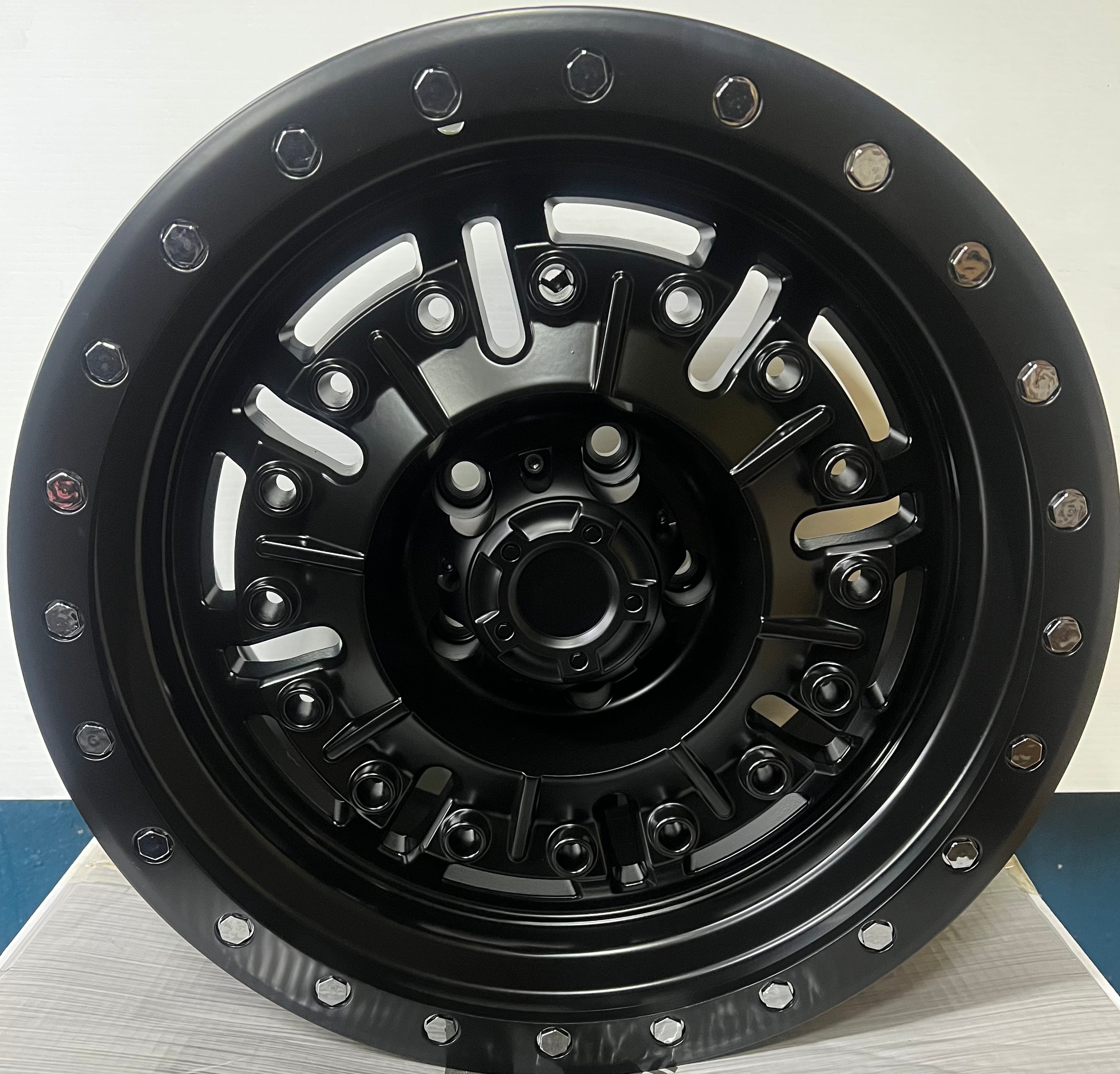 SHOGUN JT250 17X9.0 5X127 MATT BLACK CHROME RIVETS