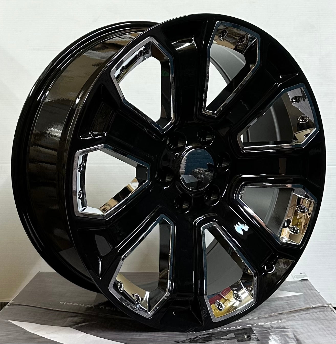 GM12 SIERRA STYLE 22x9.0 6x139.7 GLOSS BLACK CHROME INSERTS - Gun Hill Tire House (WTW - WHOLESALE TIRES & WHEELS)