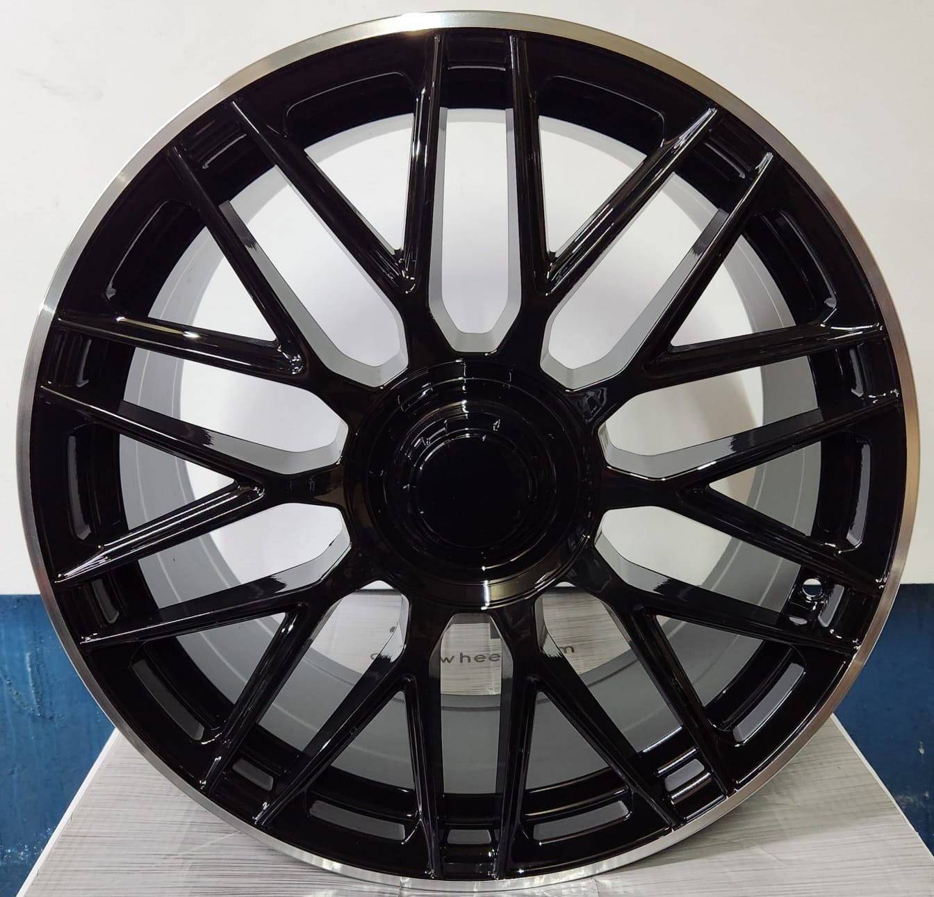 OE - 1118 18x8.0 5x112 GLOSS BLACK MACHINED LIPS - Gun Hill Tire House (WTW - WHOLESALE TIRES & WHEELS)