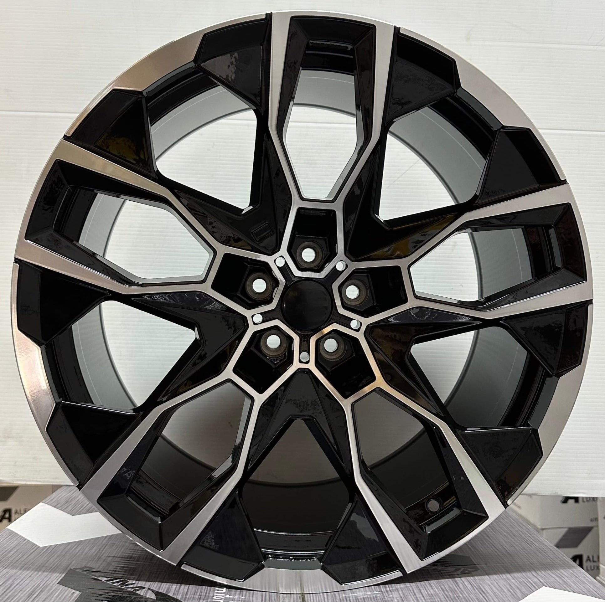 OE - 5592 XM 21x10.5 5x112 GLOSS BLACK MACHINED FACE - Gun Hill Tire House (WTW - WHOLESALE TIRES & WHEELS)