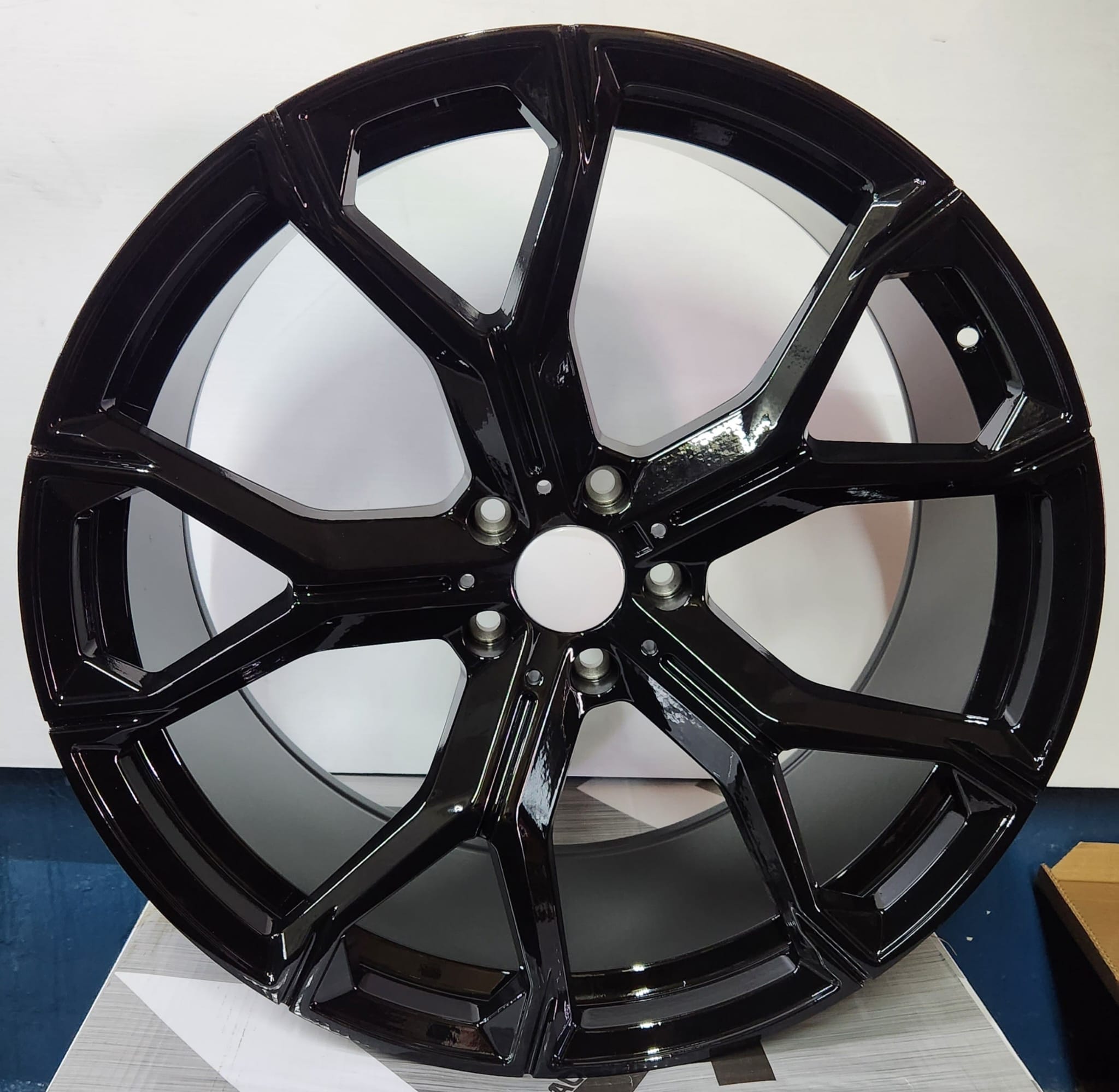 W702 20x10.5 5x120 GLOSS BLACK - Gun Hill Tire House (WTW - WHOLESALE TIRES & WHEELS)