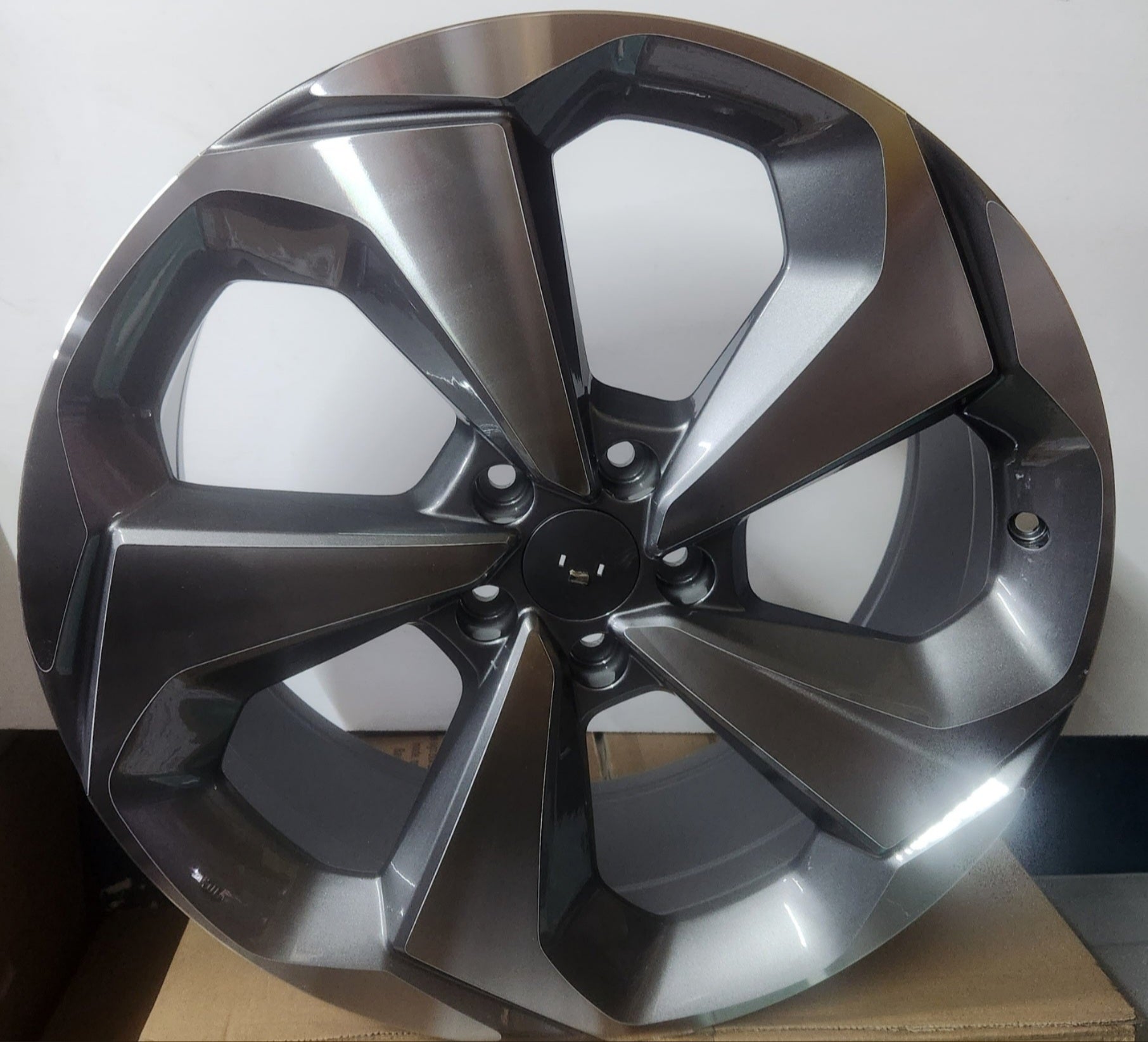 W320 19X8.5 5X114.3 GUNMETAL MACHINED FACE - Gun Hill Tire House (WTW - WHOLESALE TIRES & WHEELS)