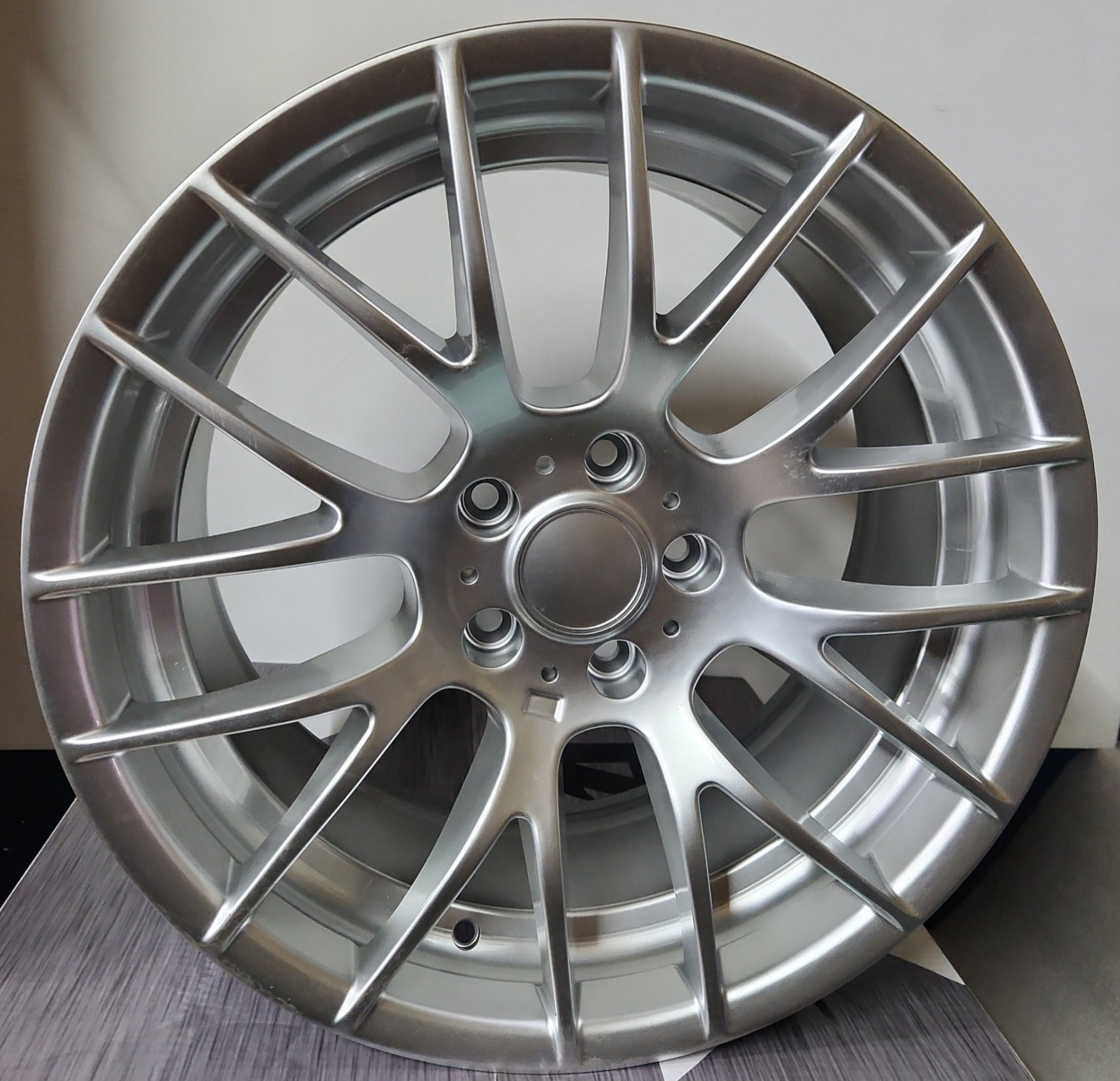 W725 19X8.5 5X120 HYPER SILVER - Gun Hill Tire House (WTW - WHOLESALE TIRES & WHEELS)