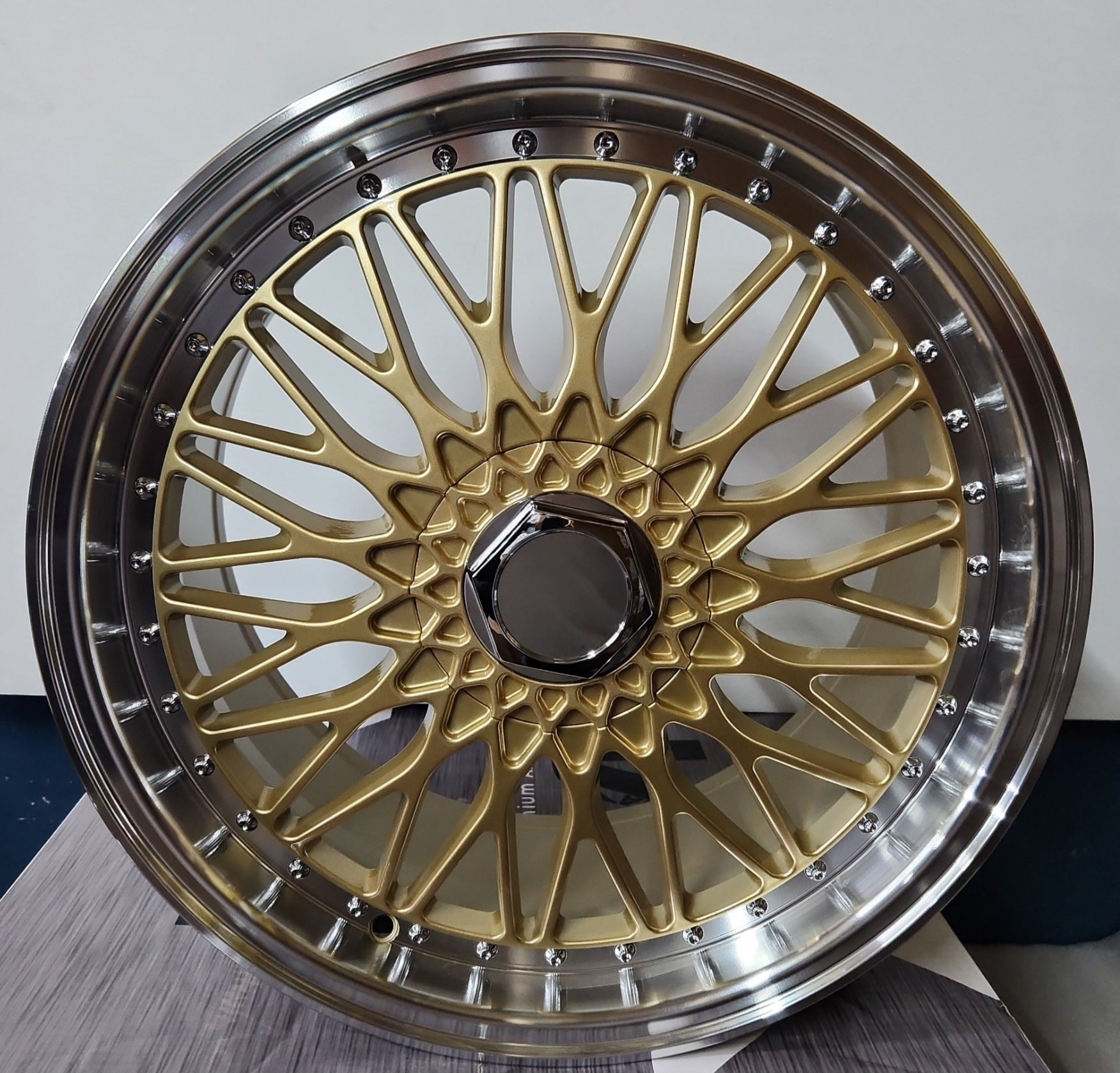 882 18X8.5 5X112 - 5X120 GOLD ML - Gun Hill Tire House (WTW - WHOLESALE TIRES & WHEELS)