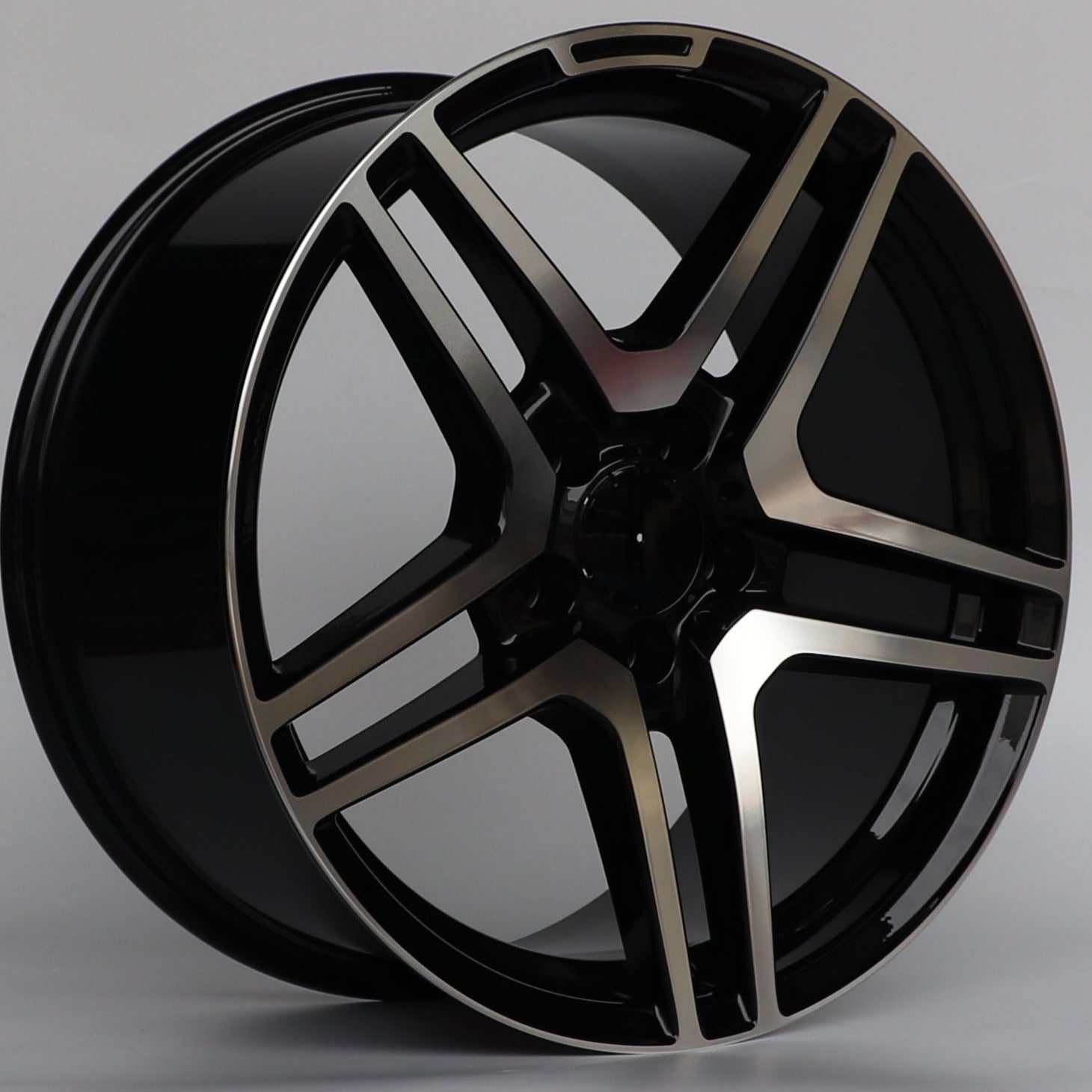 W815 - Gunmetal Machied Face 18x9.5 ET35 5x112 CB66.6 - Gun Hill Tire House (WTW - WHOLESALE TIRES & WHEELS)