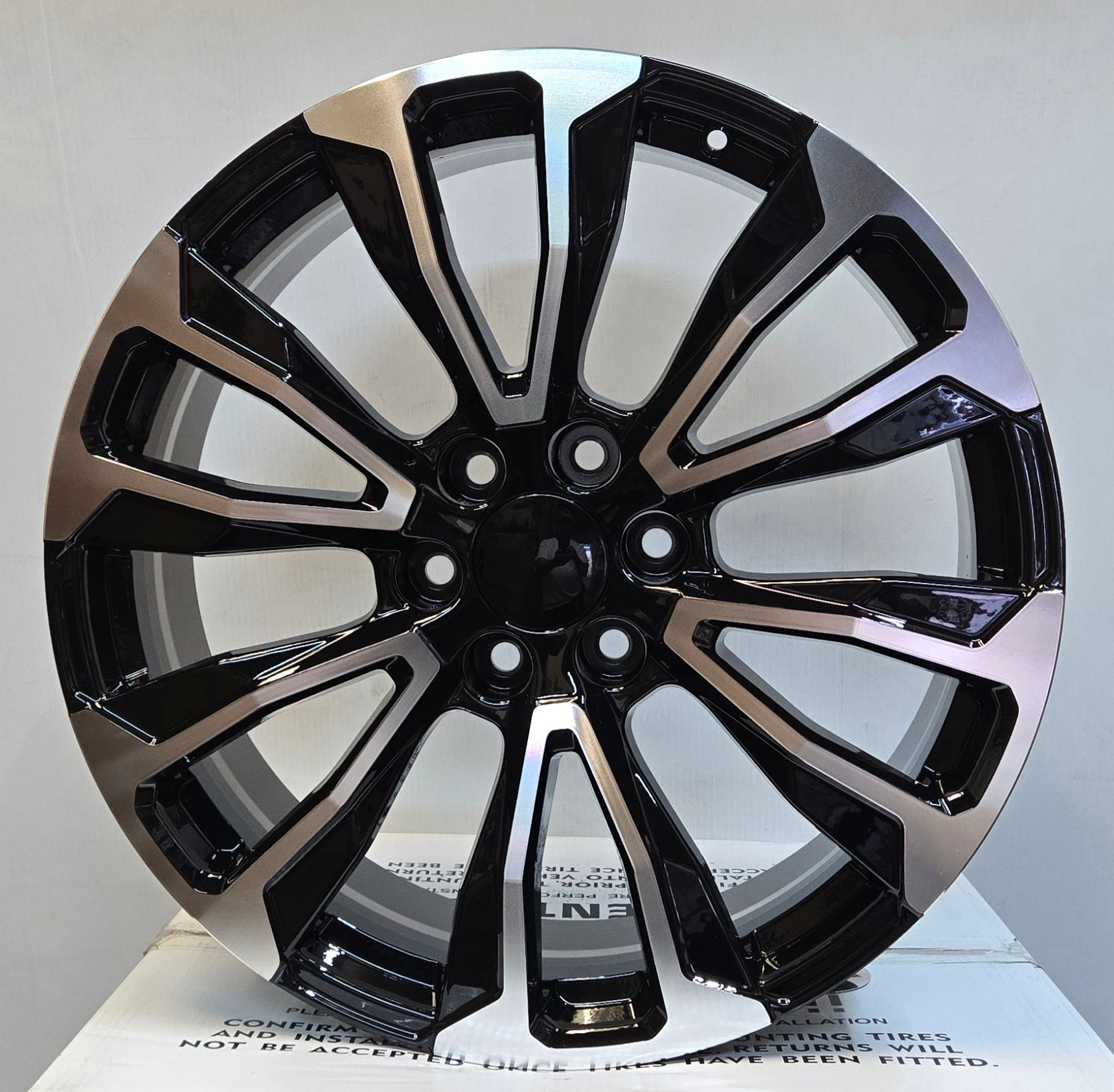 H678 6 V - SPOKE 22x9.0 6x139.7 GLOSS BLACK MACHINED FACE - Gun Hill Tire House (WTW - WHOLESALE TIRES & WHEELS)