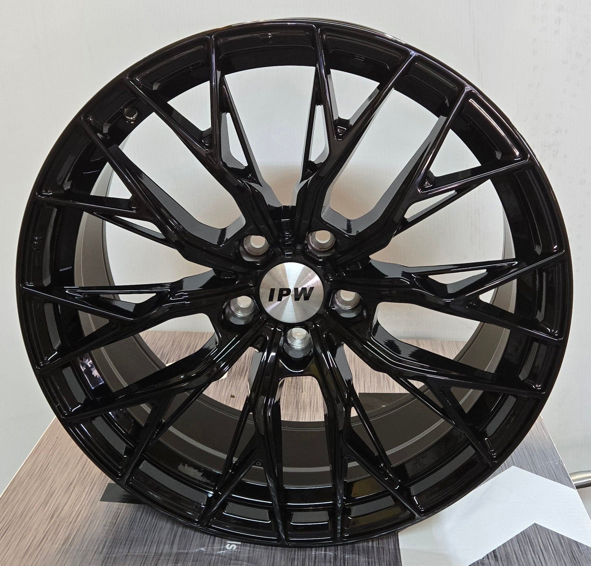 W1550 IVF - 3243 19x8.5 5x114.3 GLOSS BLACK - Gun Hill Tire House (WTW - WHOLESALE TIRES & WHEELS)