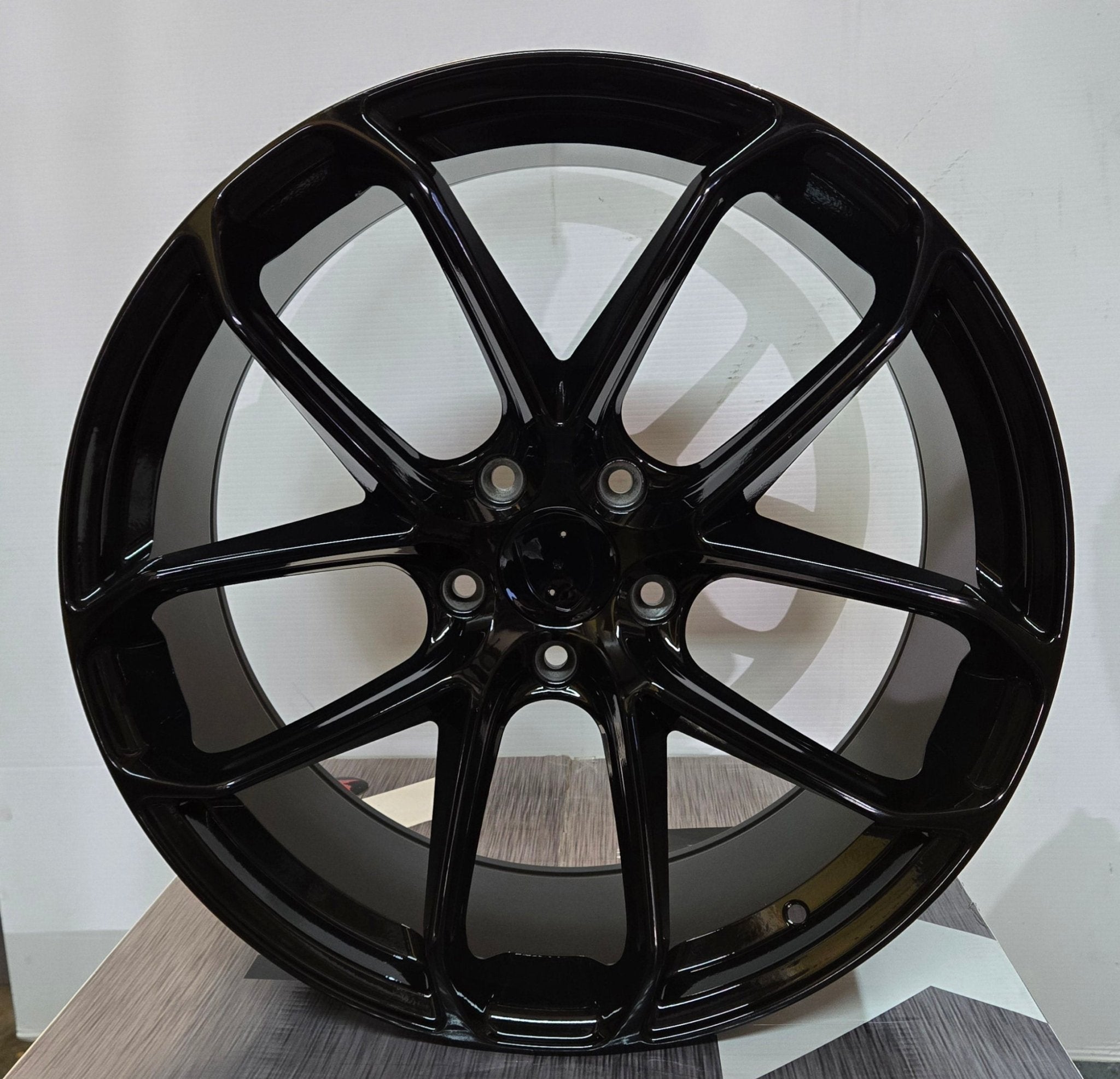P024 22X9.5 5X130 PIANO BLACK - Gun Hill Tire House (WTW - WHOLESALE TIRES & WHEELS)