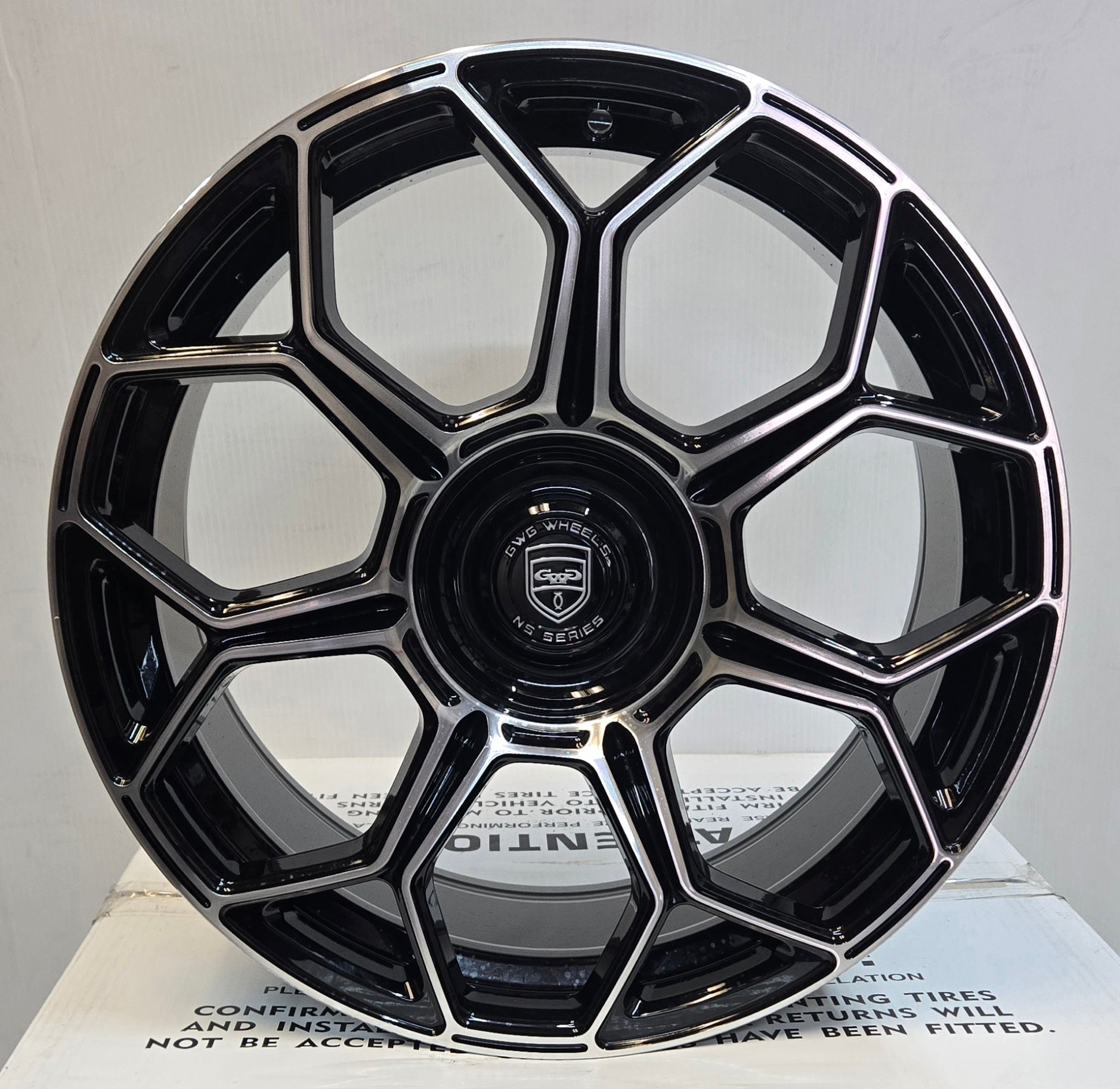 GWG NS6 18x8 BLANK GLOSS BLACK MACHINED - Gun Hill Tire House (WTW - WHOLESALE TIRES & WHEELS)