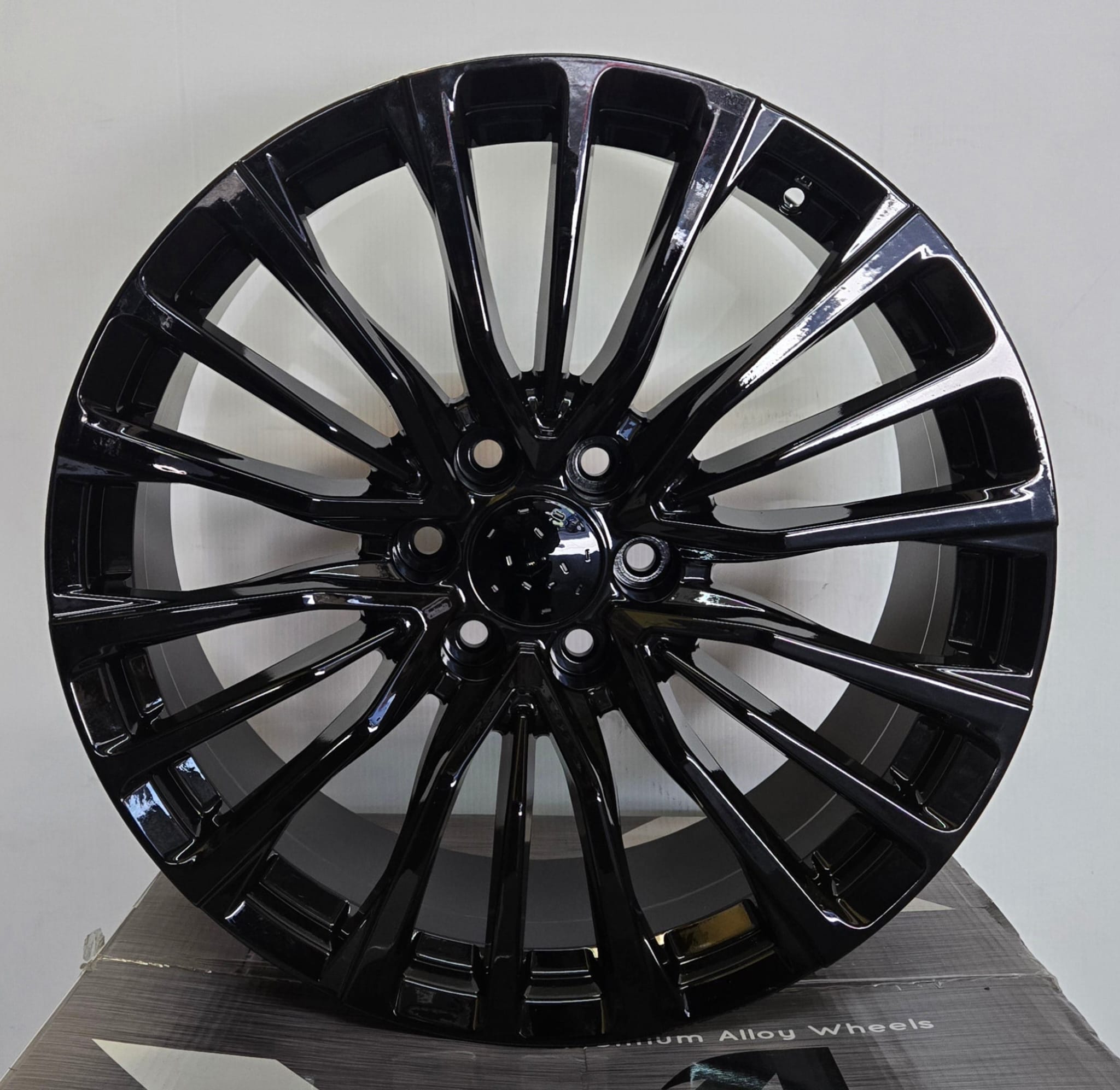 W582 22X9.5 6X139.7 GLOSS BLACK - Gun Hill Tire House (WTW - WHOLESALE TIRES & WHEELS)