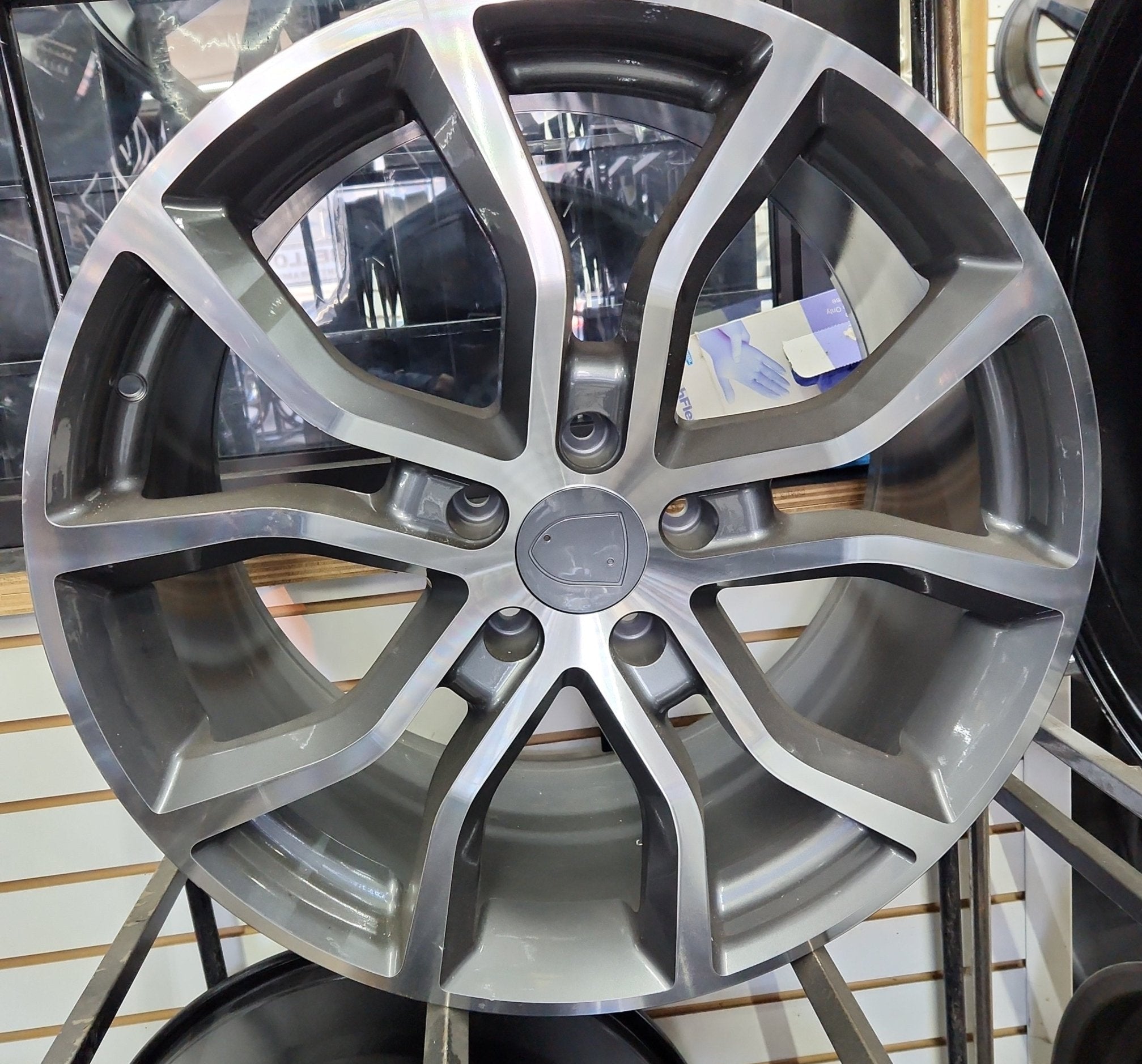 868 21X9.5 - 5X130 GUN METAL MACHINE FACE - Gun Hill Tire House (WTW - WHOLESALE TIRES & WHEELS)