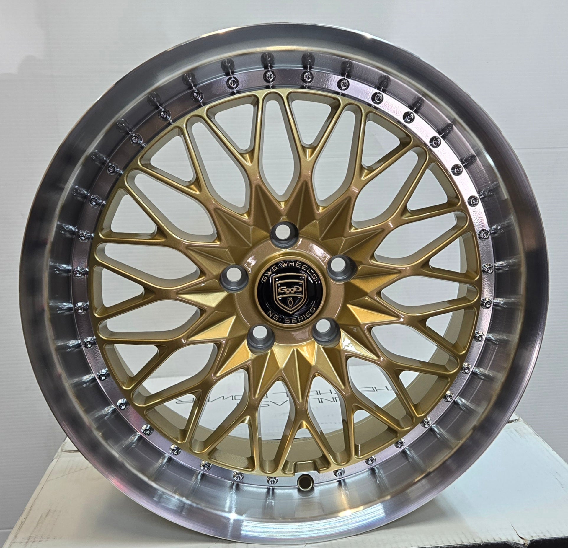 GWG NS5 18X8.5 5X114.3 GOLD MACHINED CHROME RIVETS - Gun Hill Tire House (WTW - WHOLESALE TIRES & WHEELS)