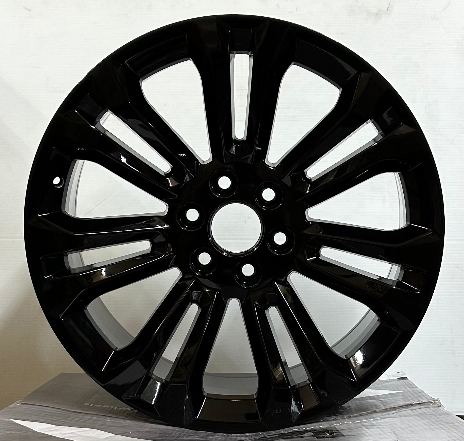 GM08 DENALI STYLE 22x9.0 6x139.7 GLOSS BLACK - Gun Hill Tire House (WTW - WHOLESALE TIRES & WHEELS)