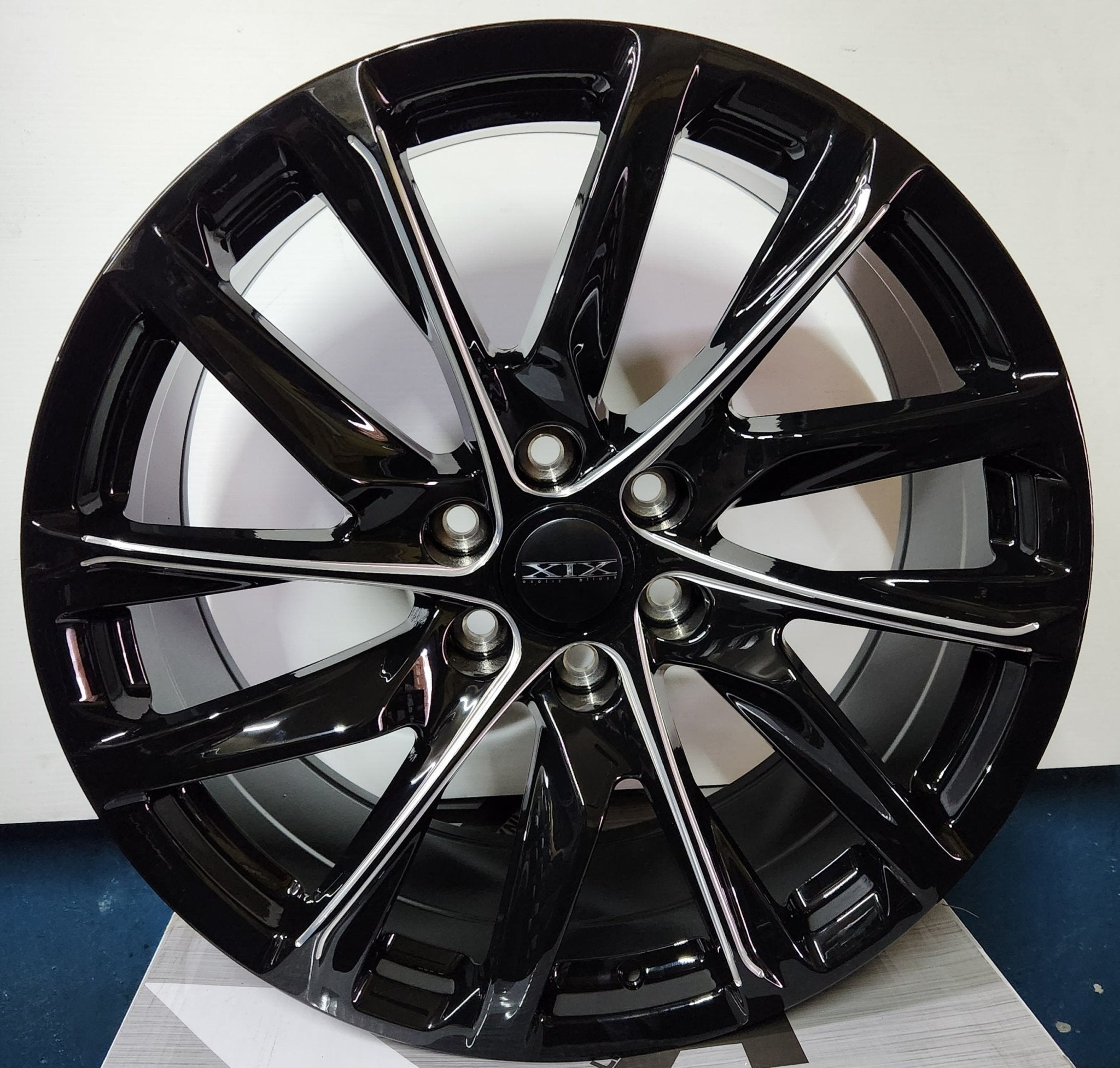 21 TAHOE HIGH COUNTRY RE 22Z9.0 6X139.7 PIANO BLACK MACHINE MILLED - Gun Hill Tire House (WTW - WHOLESALE TIRES & WHEELS)