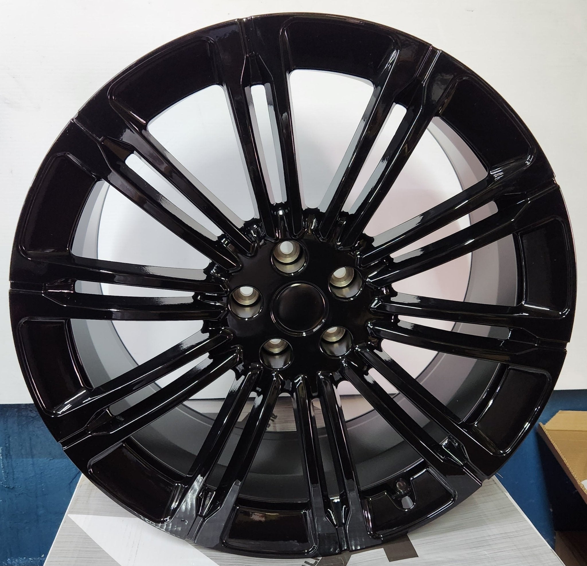W792 22X9.5 5X120 GLOSS BLACK - Gun Hill Tire House (WTW - WHOLESALE TIRES & WHEELS)