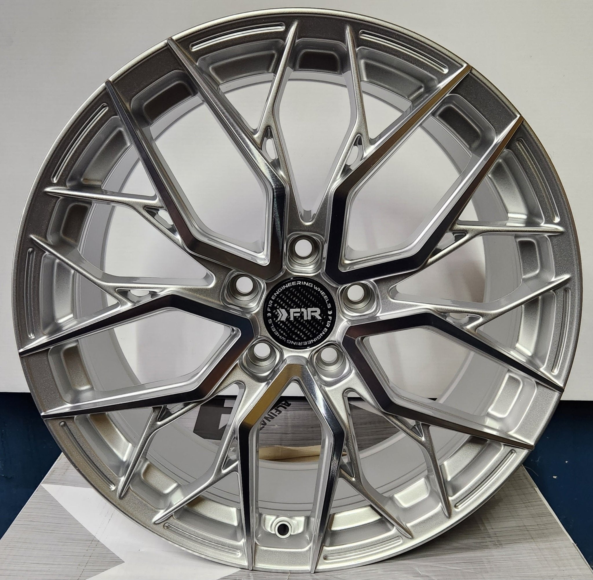 FS3 18X8.5 5X114 MACHINE SILVER - Gun Hill Tire House (WTW - WHOLESALE TIRES & WHEELS)