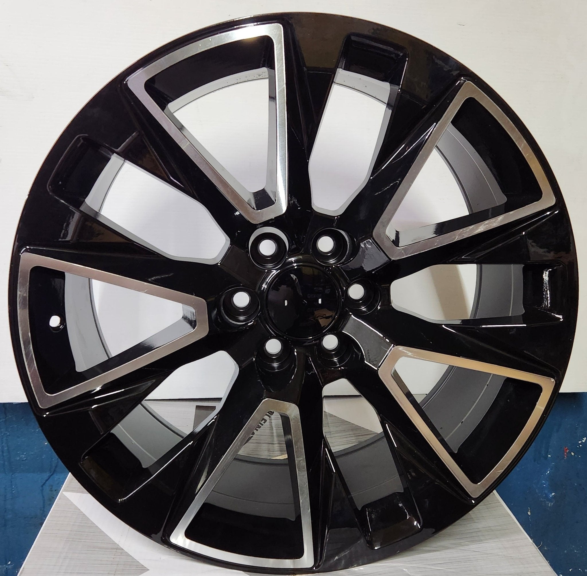 W574 22X9.0 6X139.7 BLACK MACHINE FACE - Gun Hill Tire House (WTW - WHOLESALE TIRES & WHEELS)