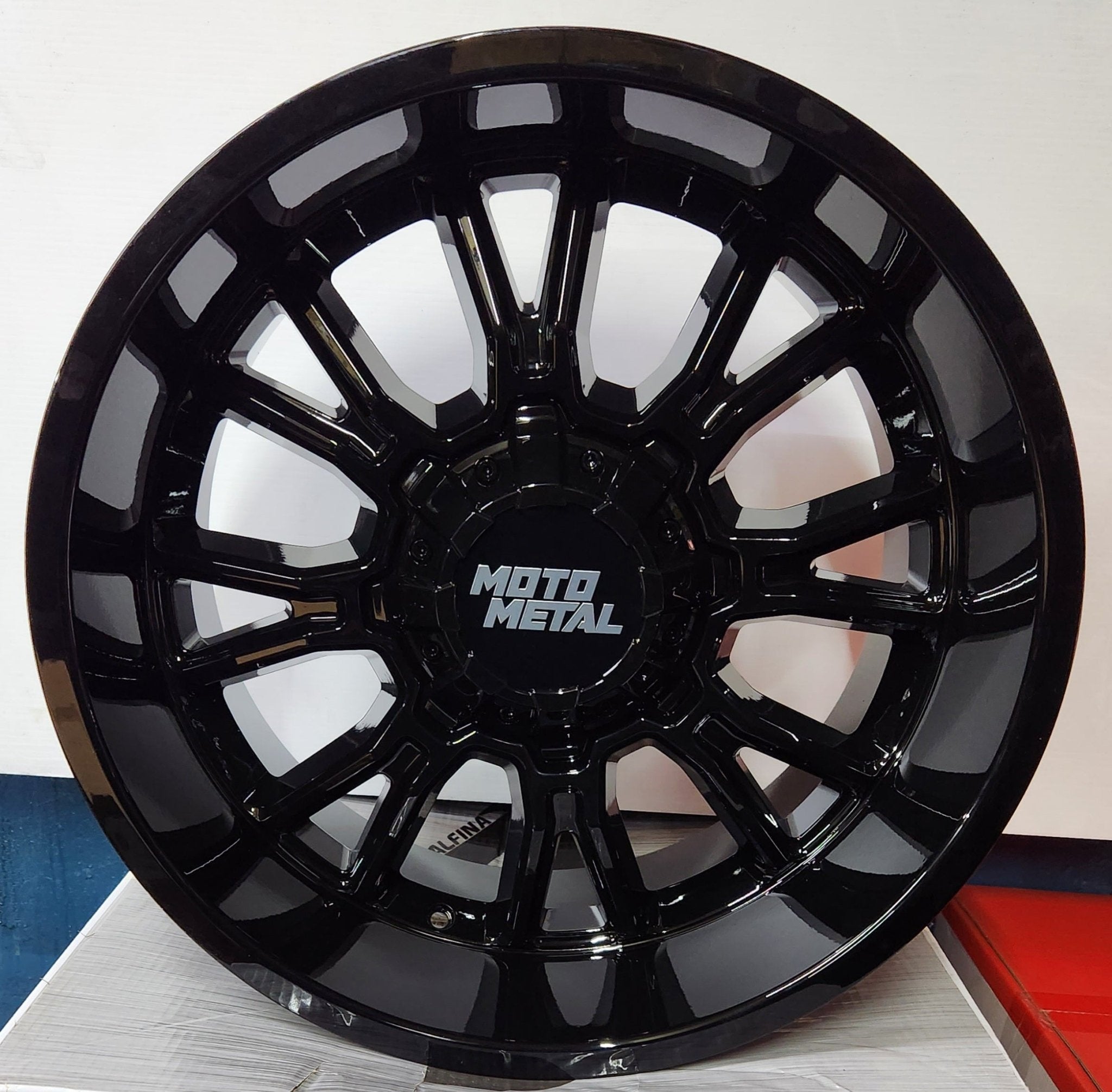 M0810 20X10 8X165.1 GLOSS BLACK - Gun Hill Tire House (WTW - WHOLESALE TIRES & WHEELS)