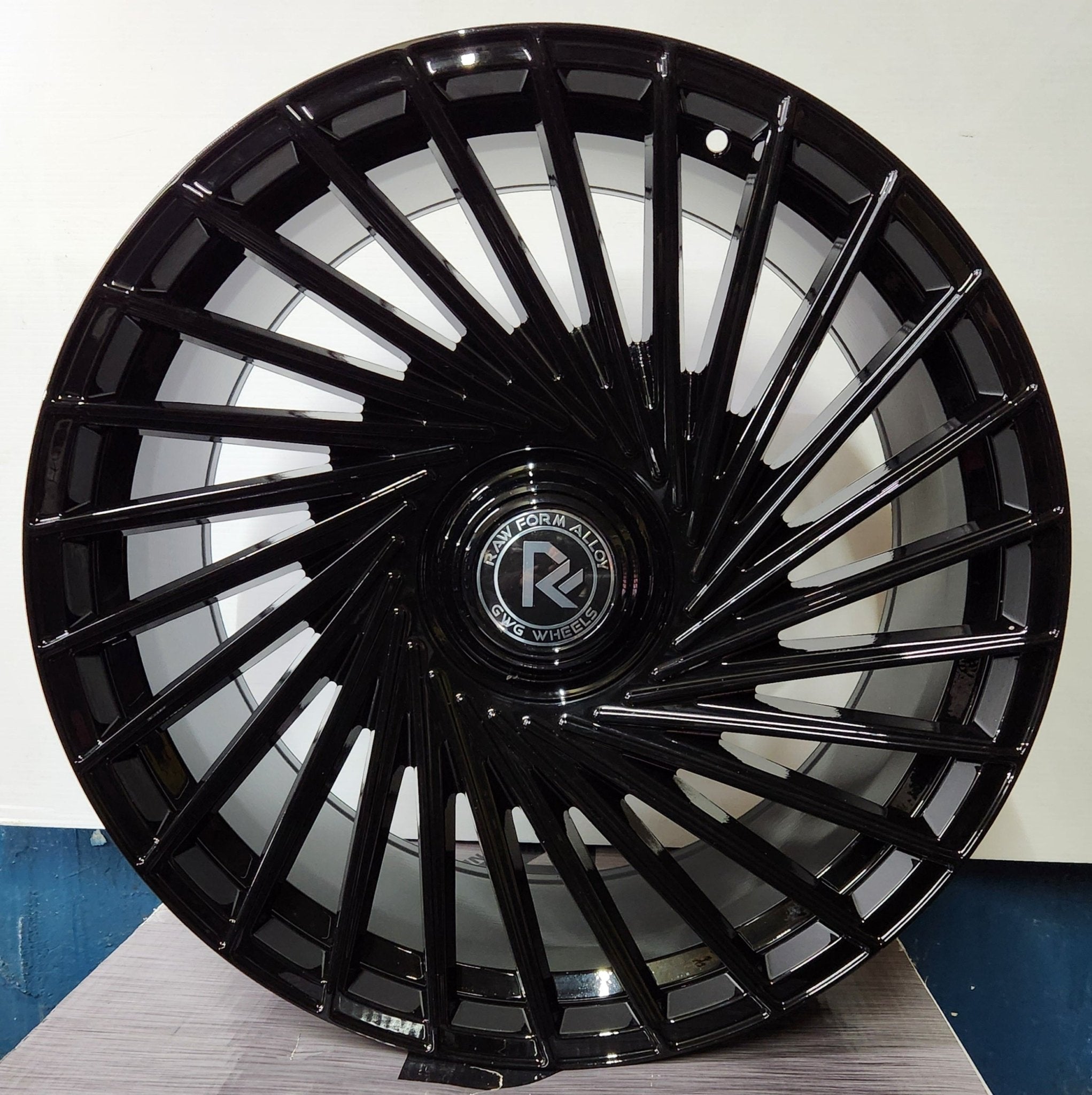 GWG RF2 22X10.5 BLANK GLOSS BLACK - Gun Hill Tire House (WTW - WHOLESALE TIRES & WHEELS)