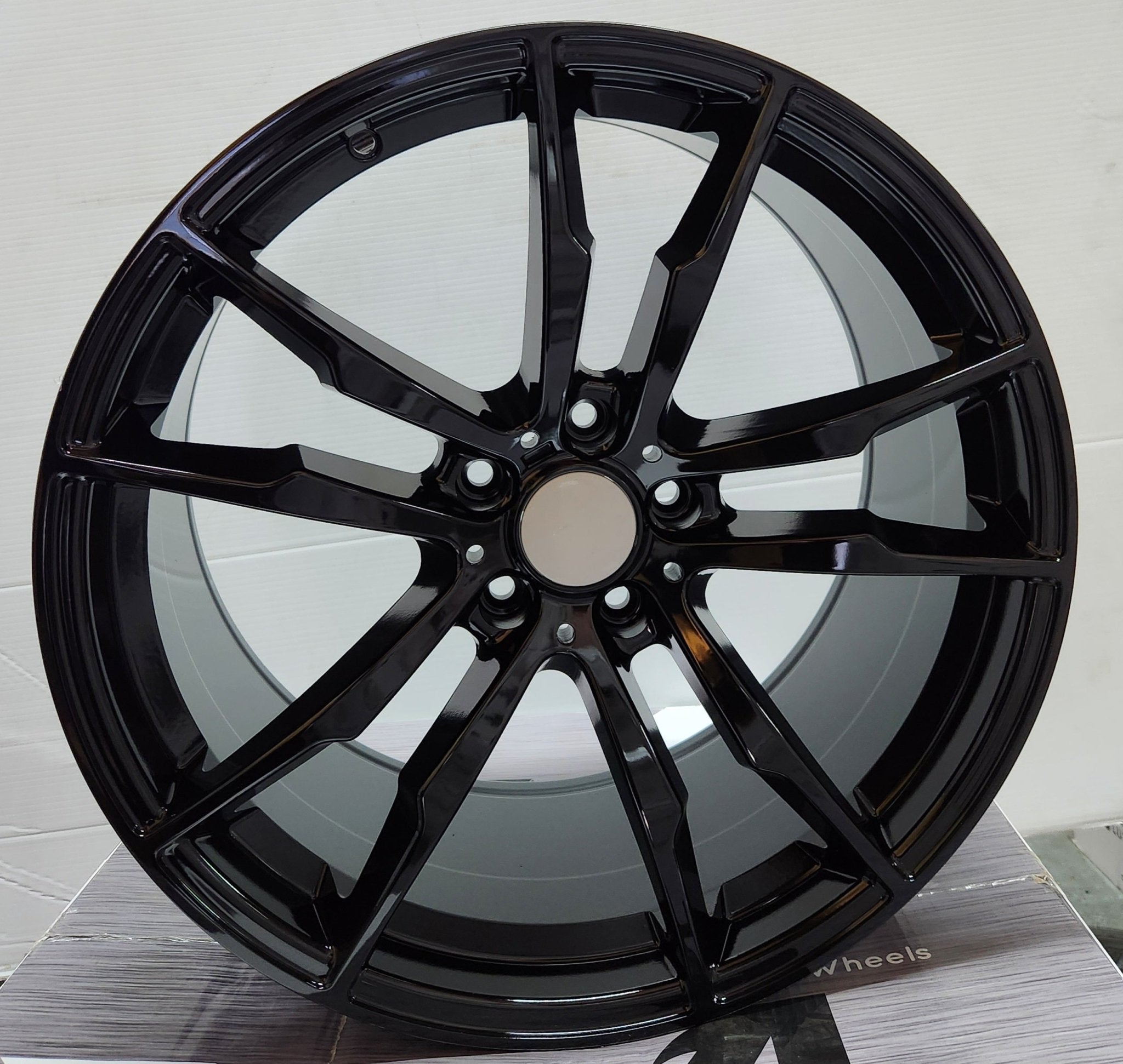 OE - 21079 - 22 20x10 5x120 GLOSS BLACK - Gun Hill Tire House (WTW - WHOLESALE TIRES & WHEELS)
