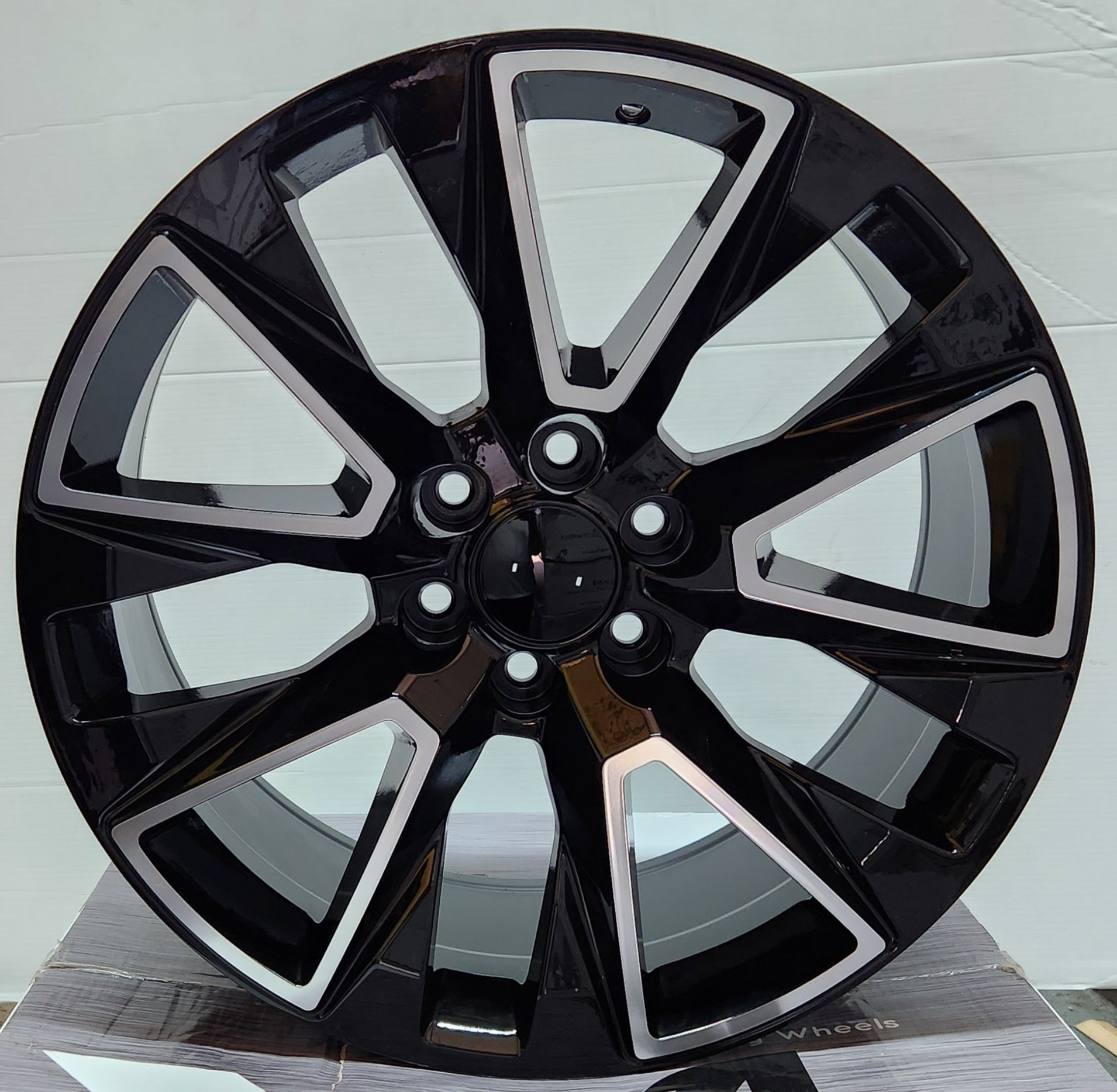 W572 / W261 22x9.0 6x139.7 BLACK MACHINED FACE - Gun Hill Tire House (WTW - WHOLESALE TIRES & WHEELS)