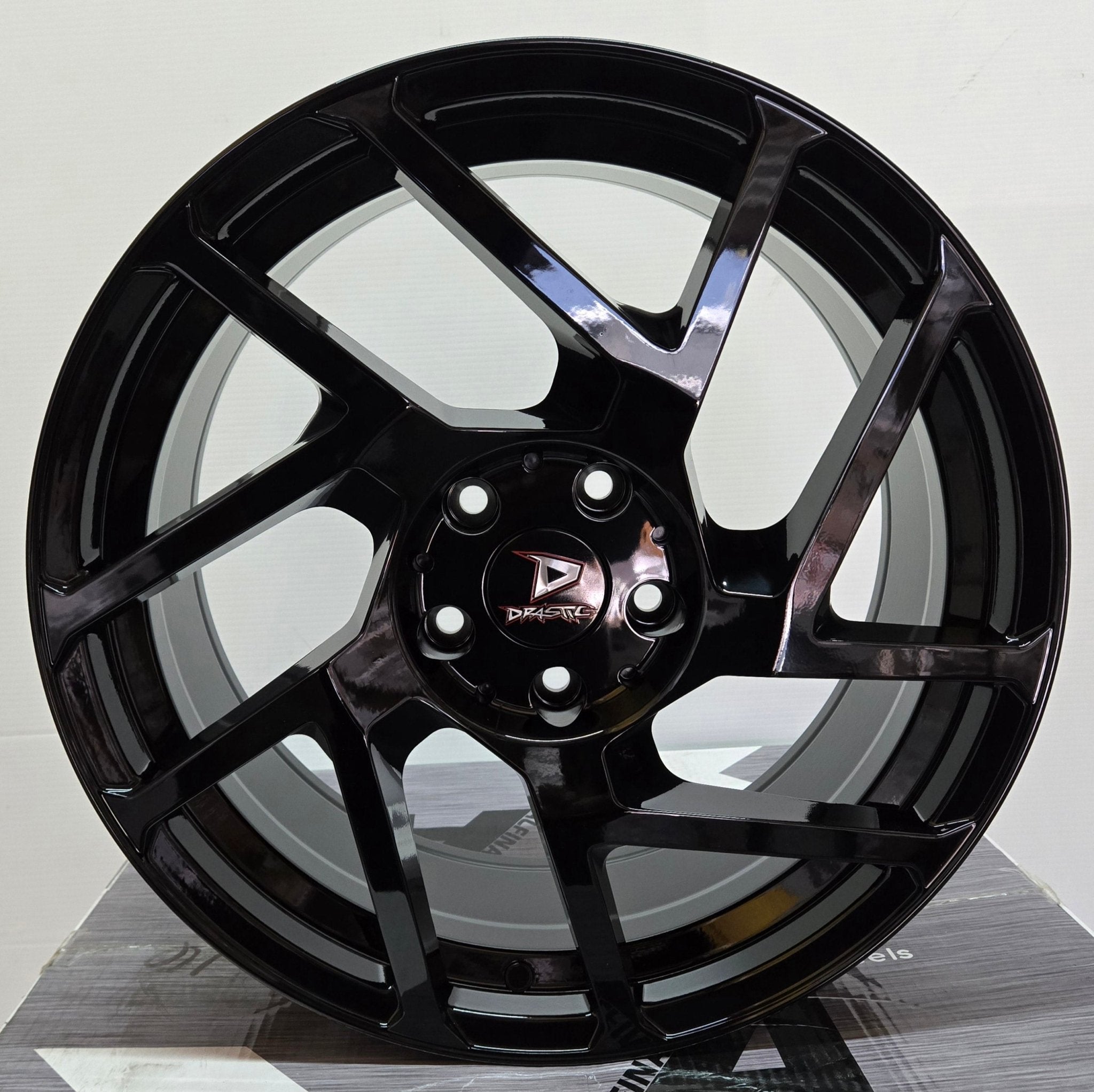 DRASTIC DS2 - M 18x8 5x114.3 BLACK - Gun Hill Tire House (WTW - WHOLESALE TIRES & WHEELS)