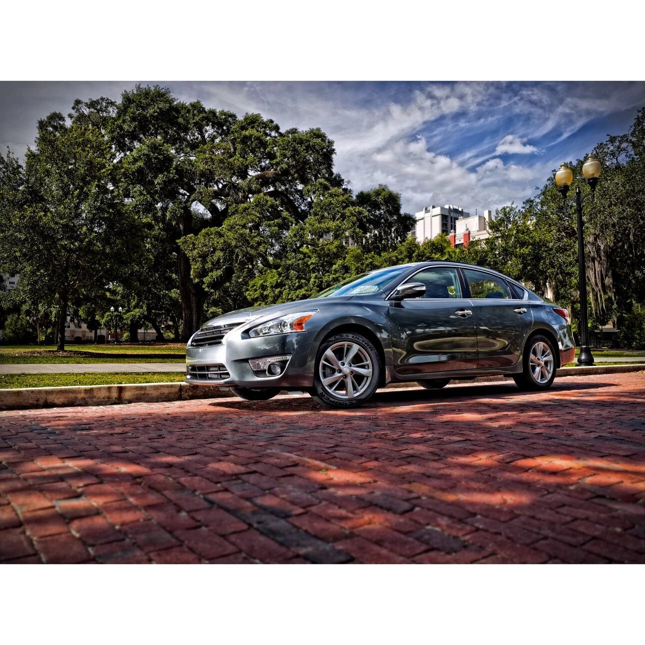 215/55R16 Cooper CS5 Ultra Touring All - Season 93H Tire - Gun Hill Tire House (WTW - WHOLESALE TIRES & WHEELS)