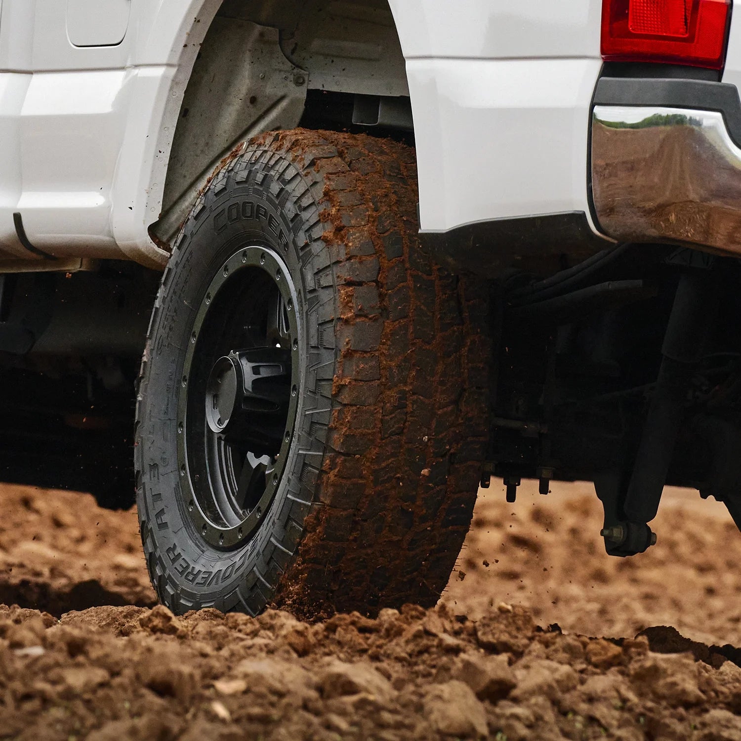 LT275/70R18 Cooper Discoverer AT3 XLT All Terrain 125/122S E Light Truck Tire - Gun Hill Tire House (WTW - WHOLESALE TIRES & WHEELS)