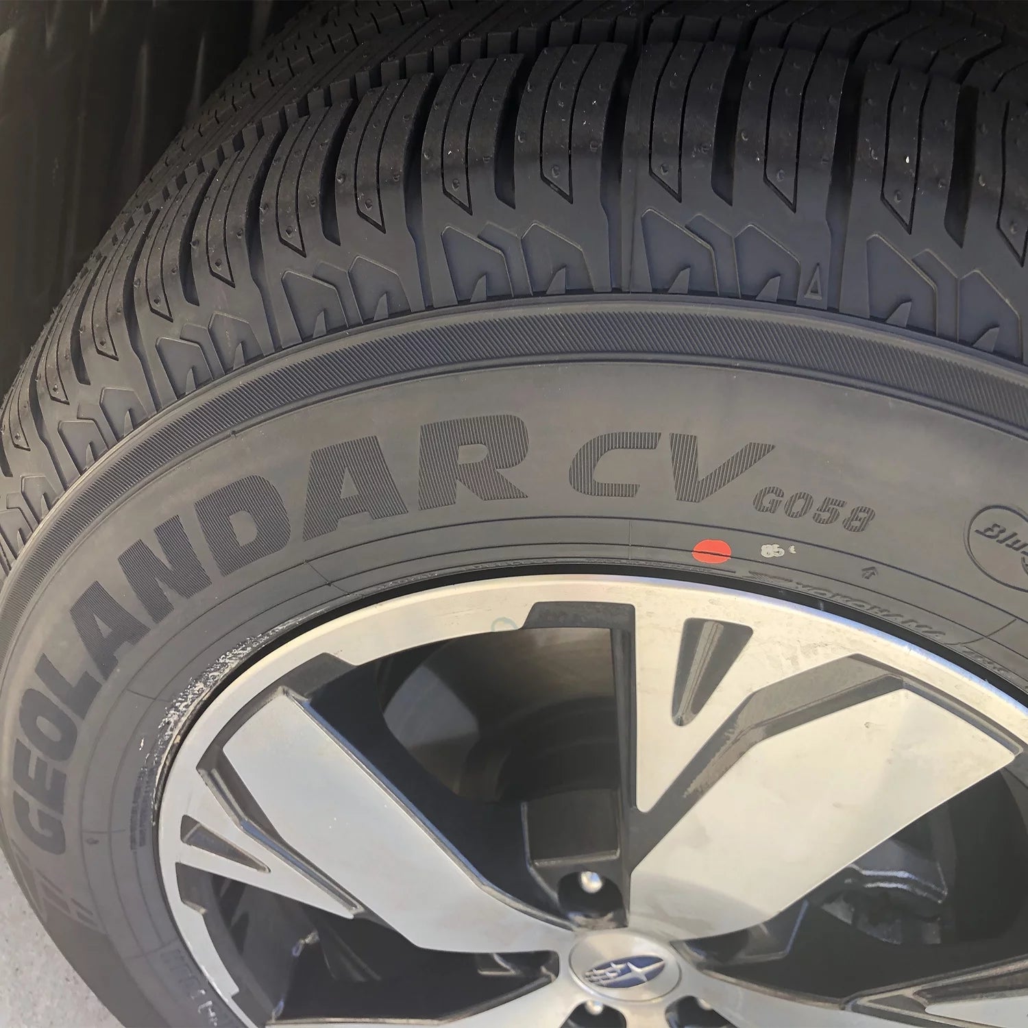 215/65R17 Yokohama Geolandar CV G058 99H BW All Season Tire - Gun Hill Tire House (WTW - WHOLESALE TIRES & WHEELS)