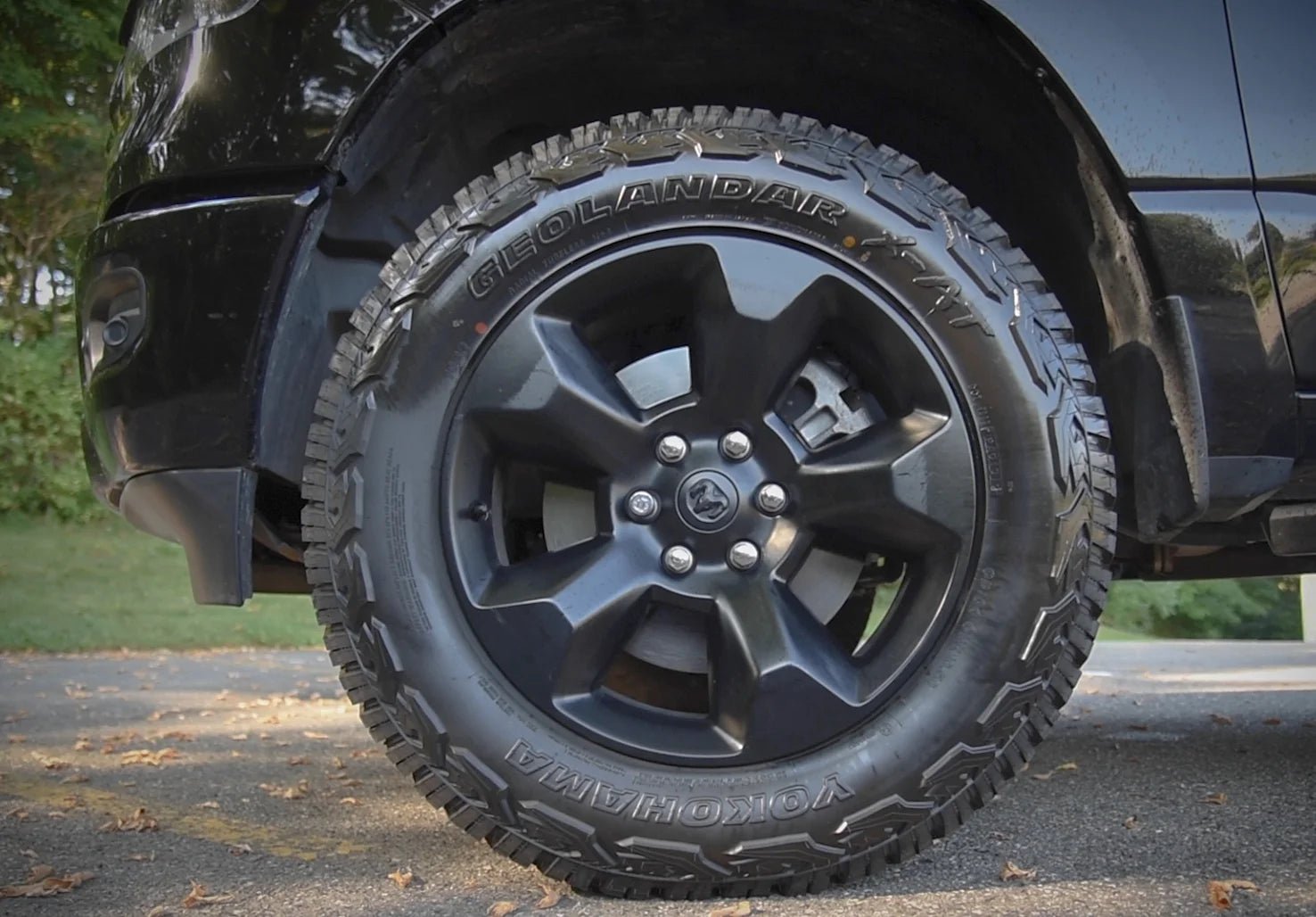 LT285/55R20 Yokohama Geolandar X - AT 122/119Q BW All Season Tire - Gun Hill Tire House (WTW - WHOLESALE TIRES & WHEELS)