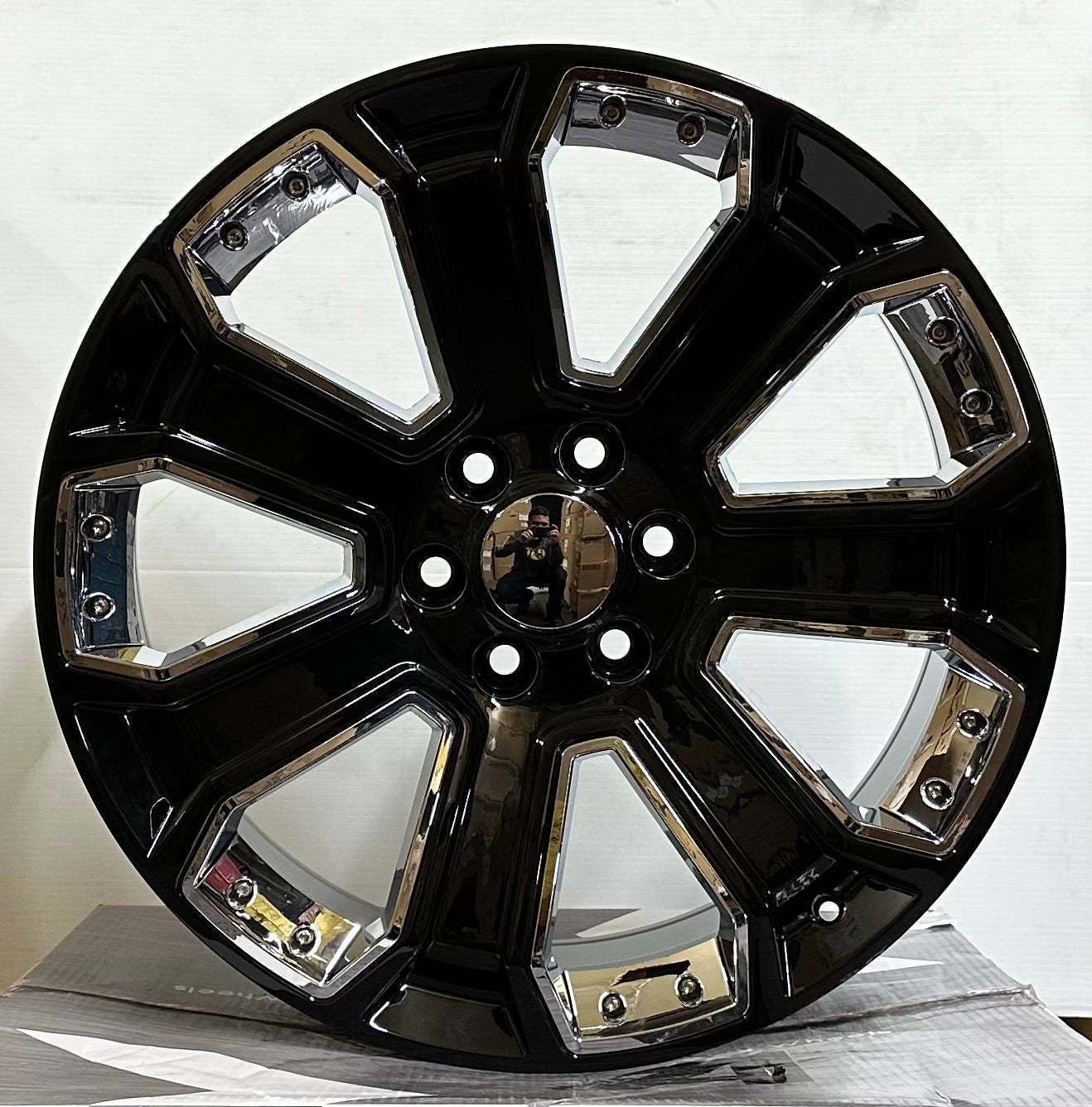 GM12 SIERRA STYLE 22x9.0 6x139.7 GLOSS BLACK CHROME INSERTS - Gun Hill Tire House (WTW - WHOLESALE TIRES & WHEELS)