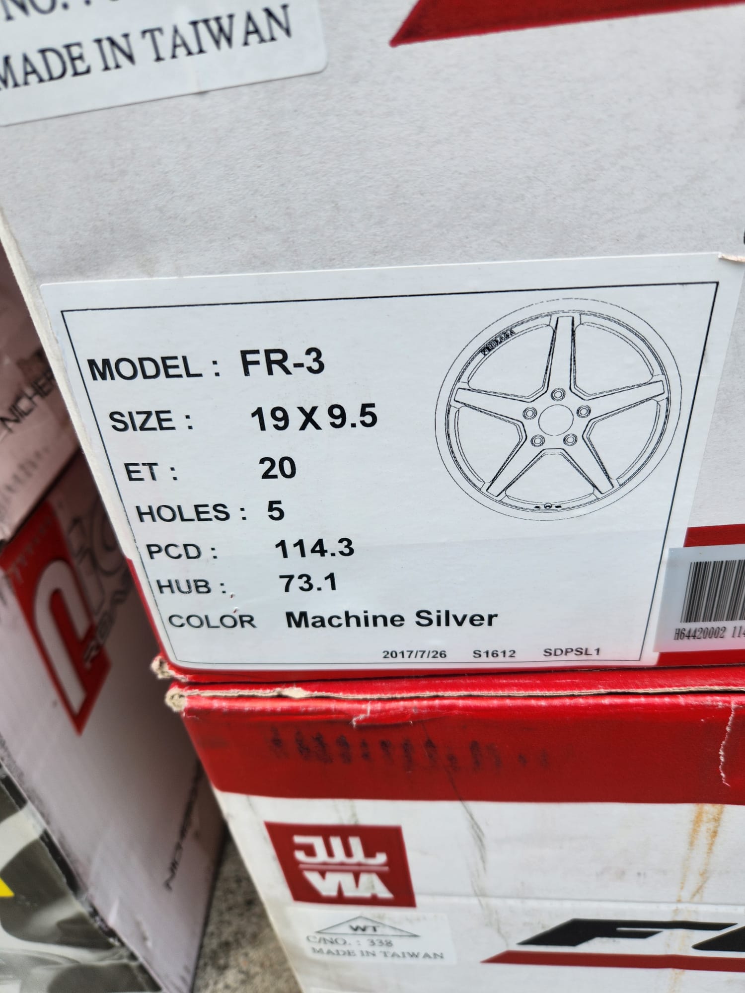 FERRADA FR3 19X9.5 5X114.3 SILVER - Gun Hill Tire House (WTW - WHOLESALE TIRES & WHEELS)