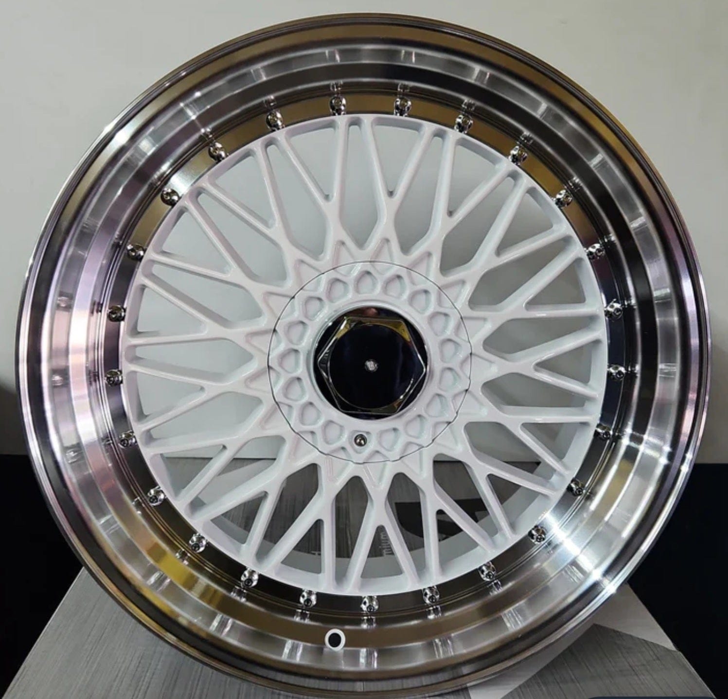 W883 18x9 5x120 5x114.3 WHITE MACHINED LIP - Gun Hill Tire House (WTW - WHOLESALE TIRES & WHEELS)