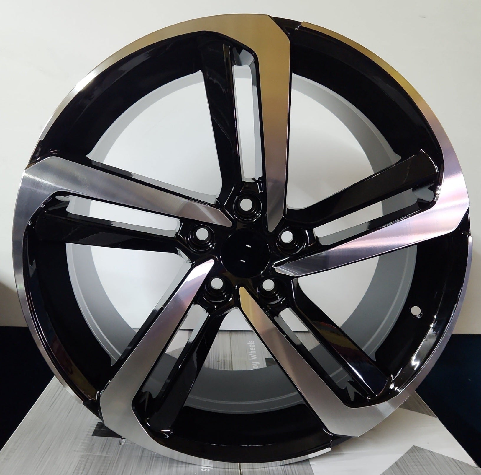 OE04 S 19x8.5 5x114.3 GLOSS BLACK MACHINE FACE - Gun Hill Tire House (WTW - WHOLESALE TIRES & WHEELS)
