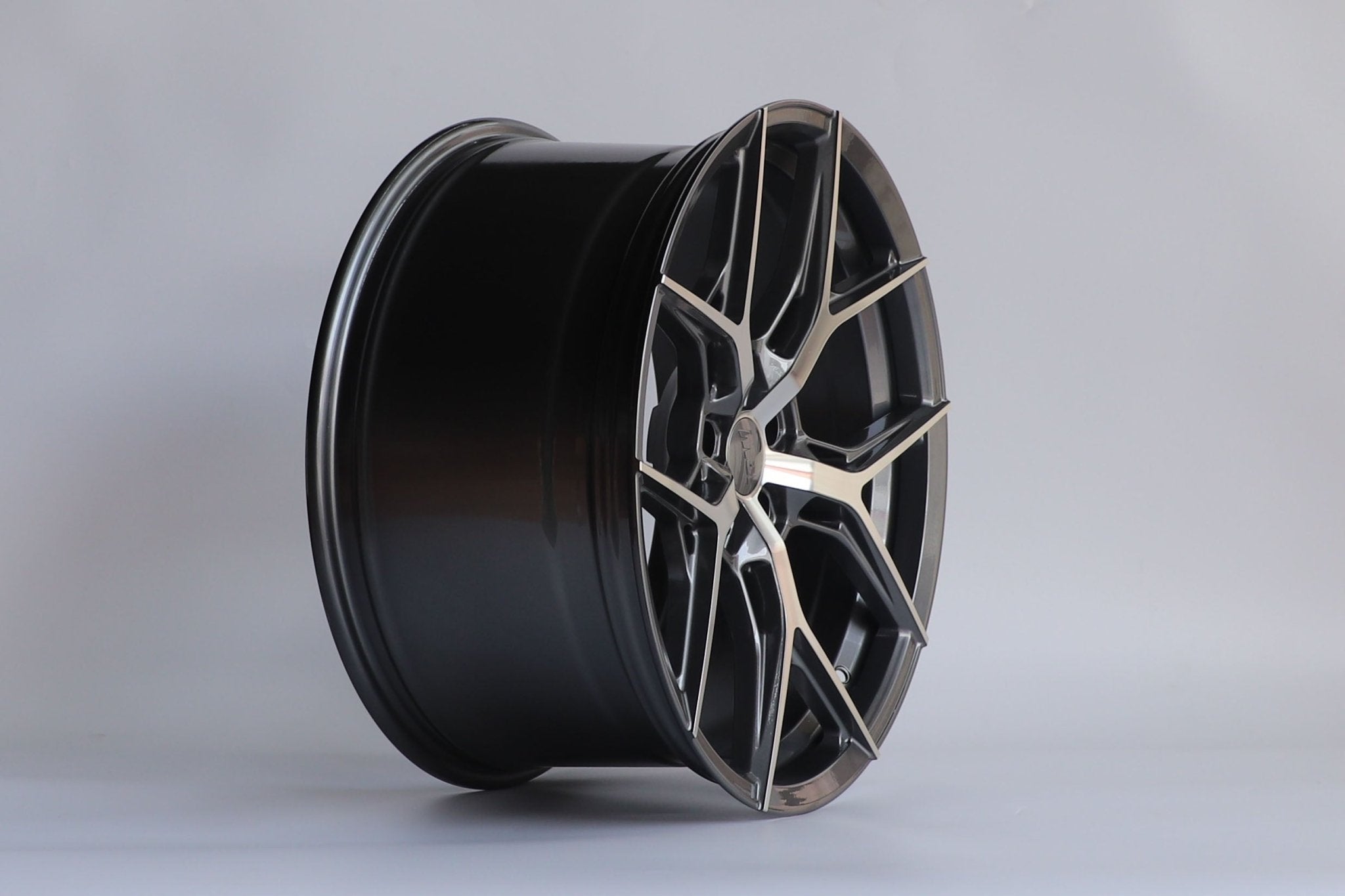W1500 1696 Gunmetal Machined Face 20x8.5 ET35 5x112/114.3 CB73.1 - Gun Hill Tire House (WTW - WHOLESALE TIRES & WHEELS)