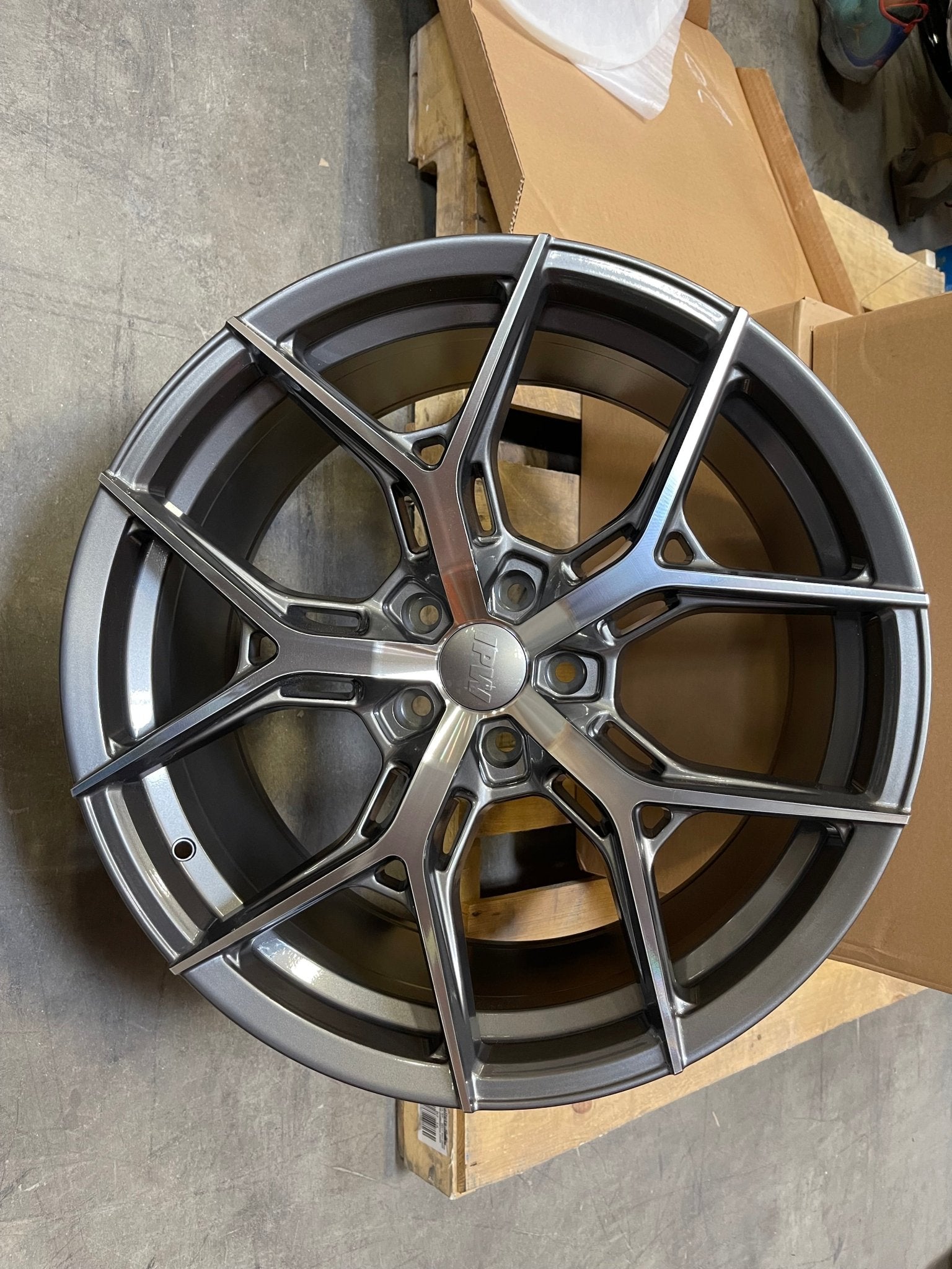 W1500 1696 Gunmetal Machined Face 20x8.5 ET35 5x112/114.3 CB73.1 - Gun Hill Tire House (WTW - WHOLESALE TIRES & WHEELS)