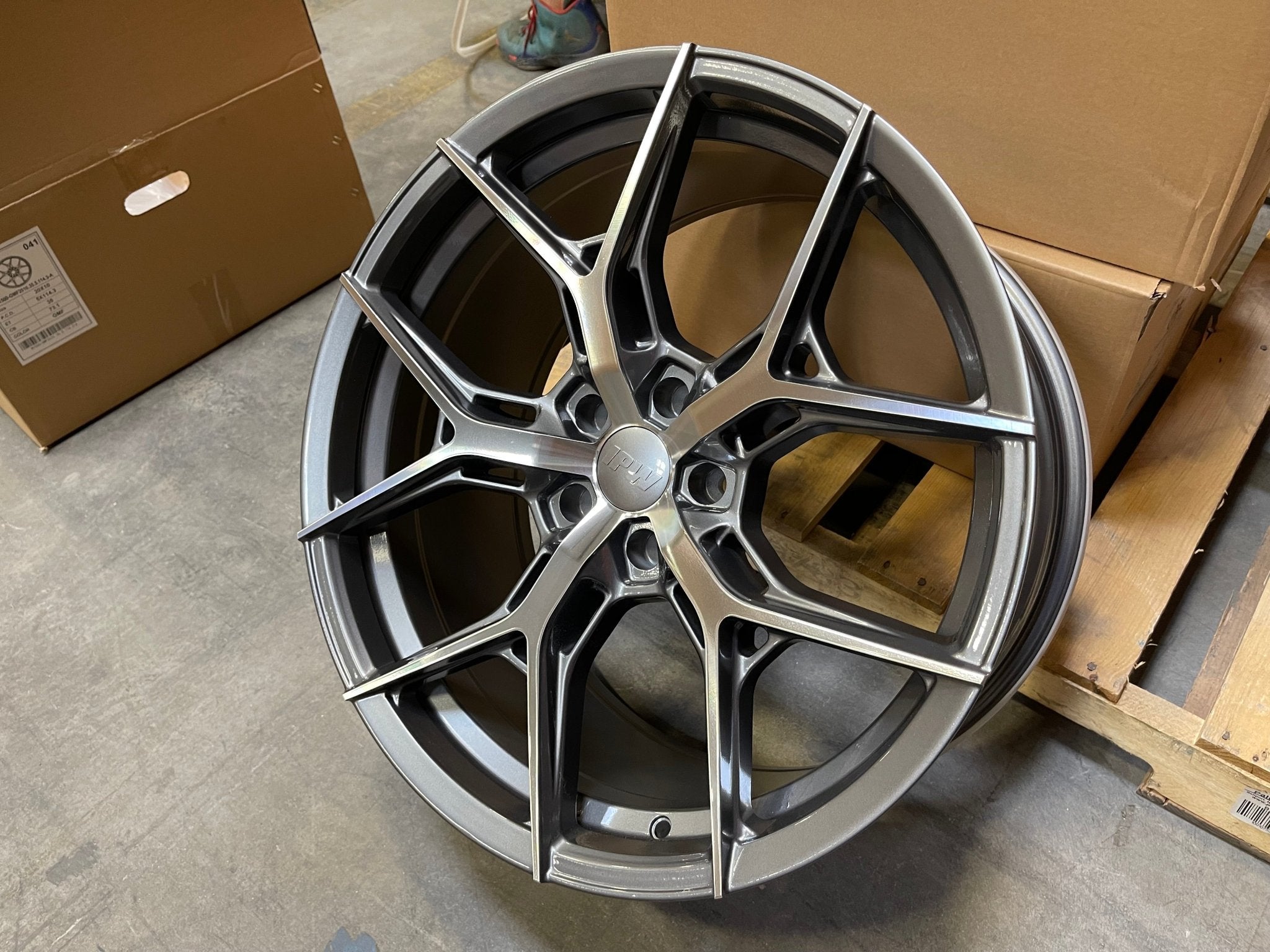 W1500 1696 Gunmetal Machined Face 20x8.5 ET35 5x112/114.3 CB73.1 - Gun Hill Tire House (WTW - WHOLESALE TIRES & WHEELS)