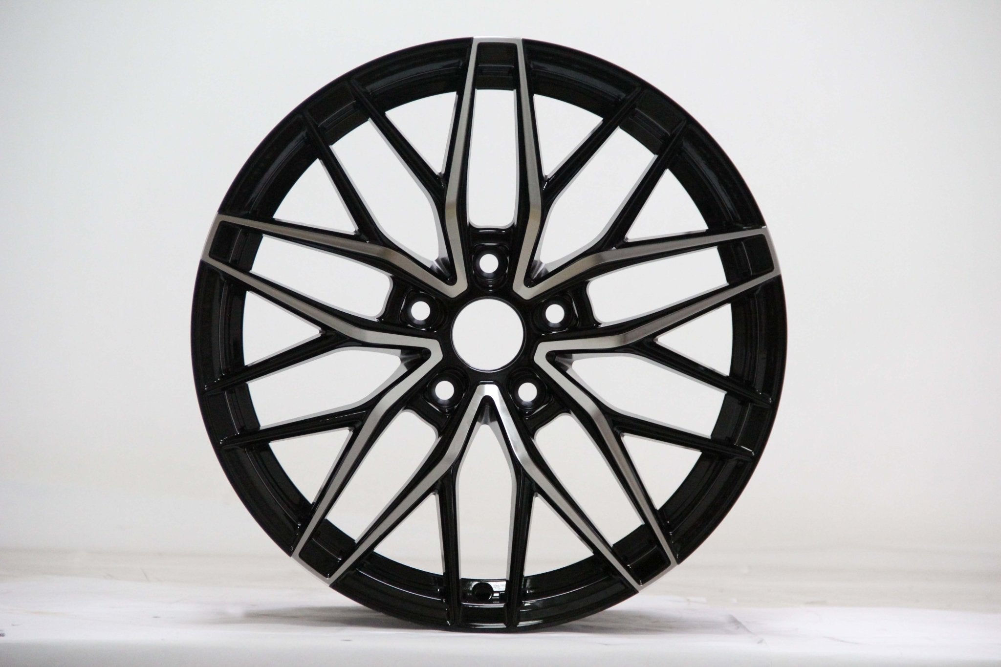 W1513 Black Machined Face 18x8.0 Et35 5x114.3 CB73.1 - Gun Hill Tire House (WTW - WHOLESALE TIRES & WHEELS)